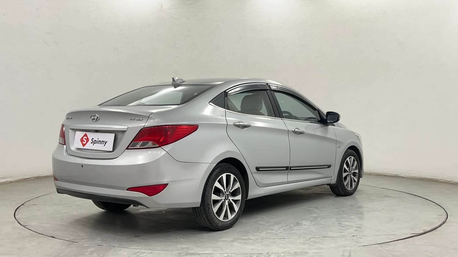 Used 2016 Hyundai Verna 1.6 VTVT SX AT Petrol Automatic exterior RIGHT REAR CORNER VIEW