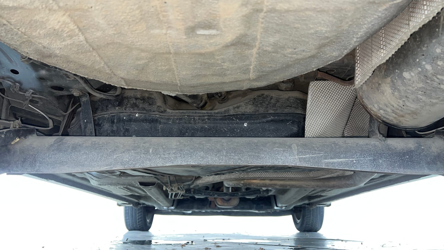 Used 2019 Ford Figo Titanium 1.2 Ti-VCT MT Petrol Manual extra REAR UNDERBODY VIEW (TAKEN FROM REAR)