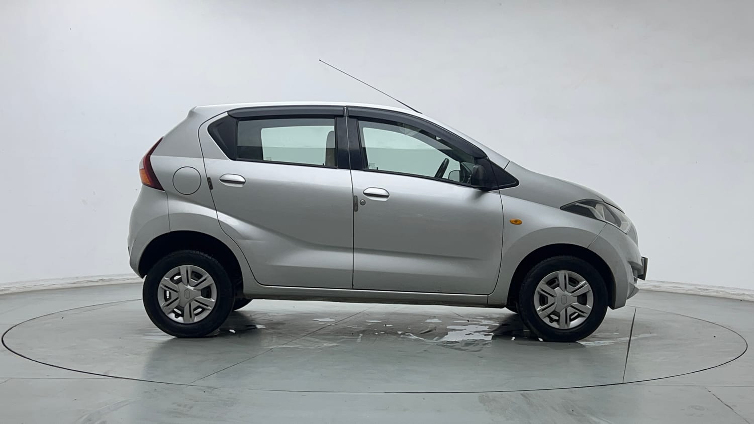 Used 2019 Datsun Redi-GO T (O) Petrol Manual exterior RIGHT SIDE VIEW