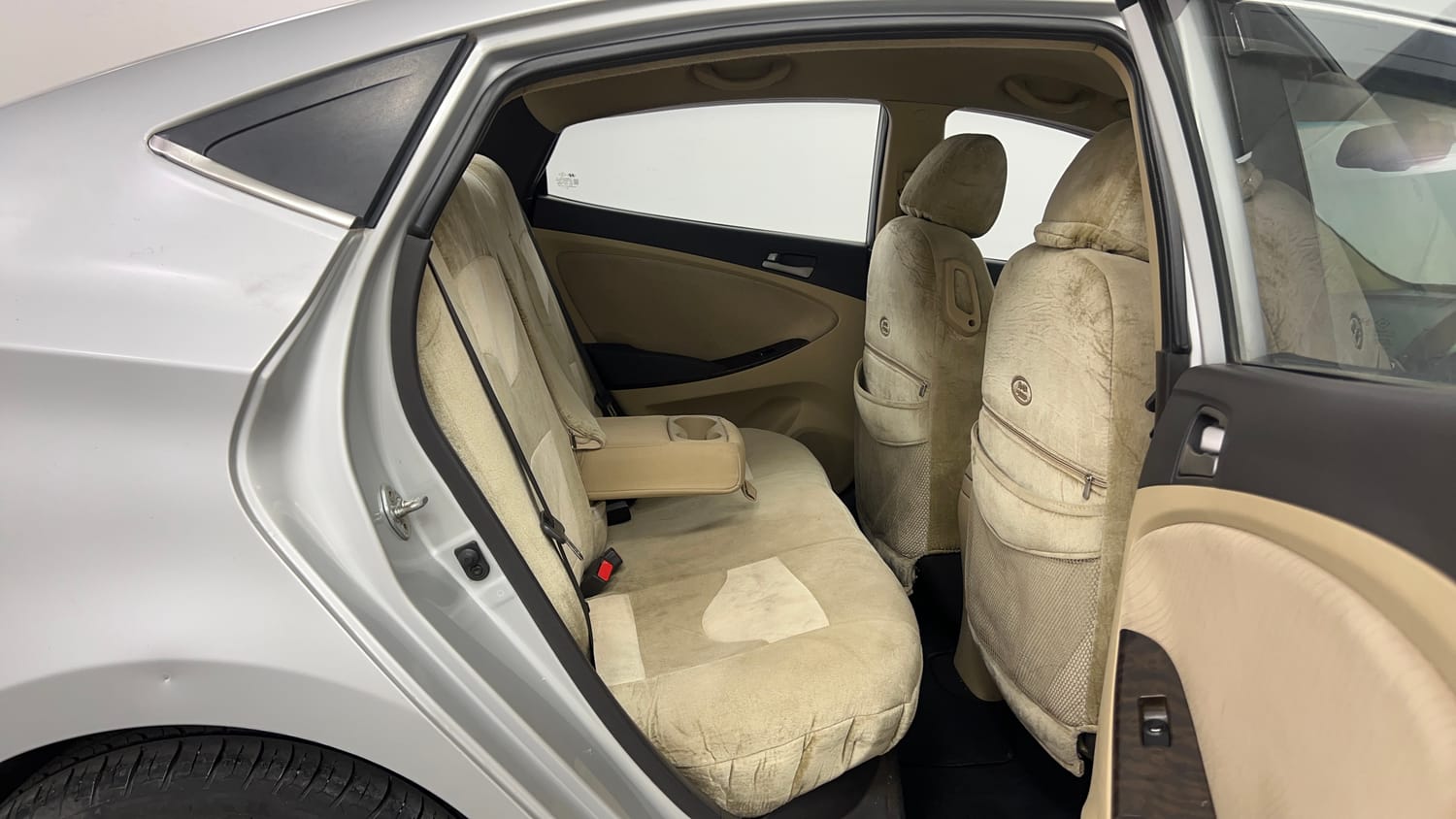 Used 2016 Hyundai Verna 1.6 VTVT SX AT Petrol Automatic interior RIGHT SIDE REAR DOOR CABIN VIEW