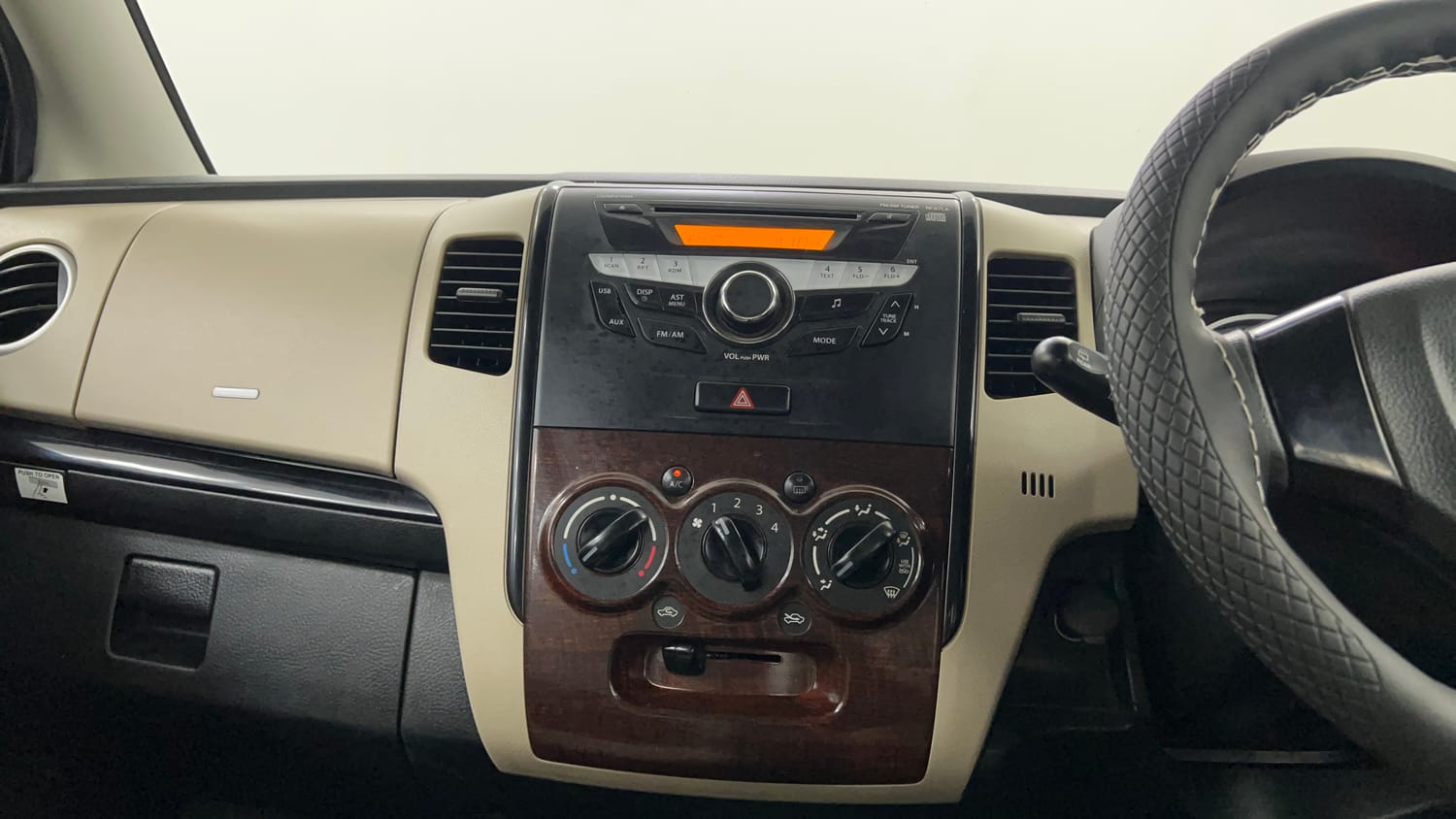 Used 2018 Maruti Suzuki Wagon R VXI Petrol Manual interior MUSIC SYSTEM & AC CONTROL VIEW