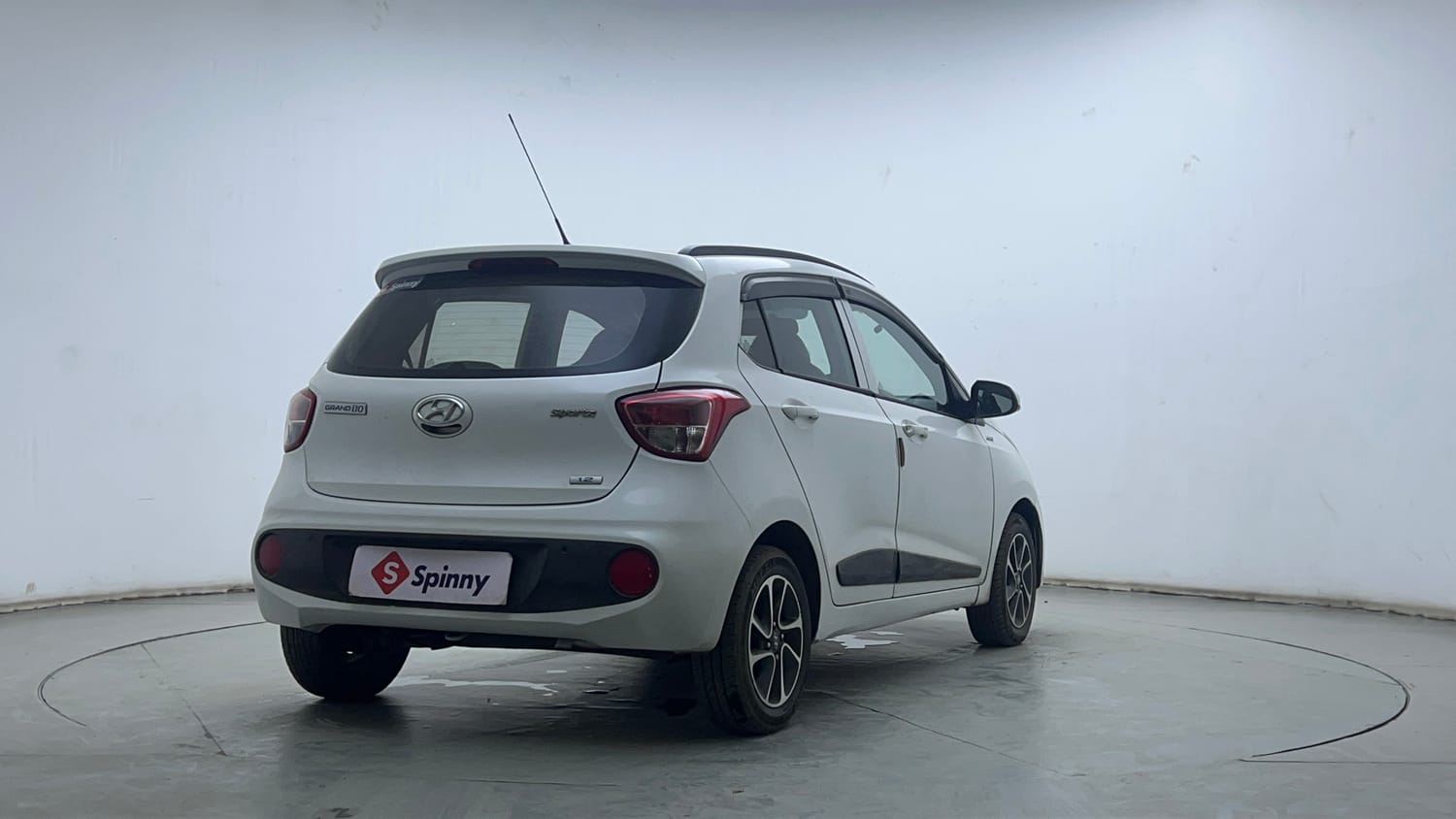 Used 2019 Hyundai Grand i10 Sportz AT 1.2 Kappa VTVT Petrol Automatic exterior RIGHT REAR CORNER VIEW