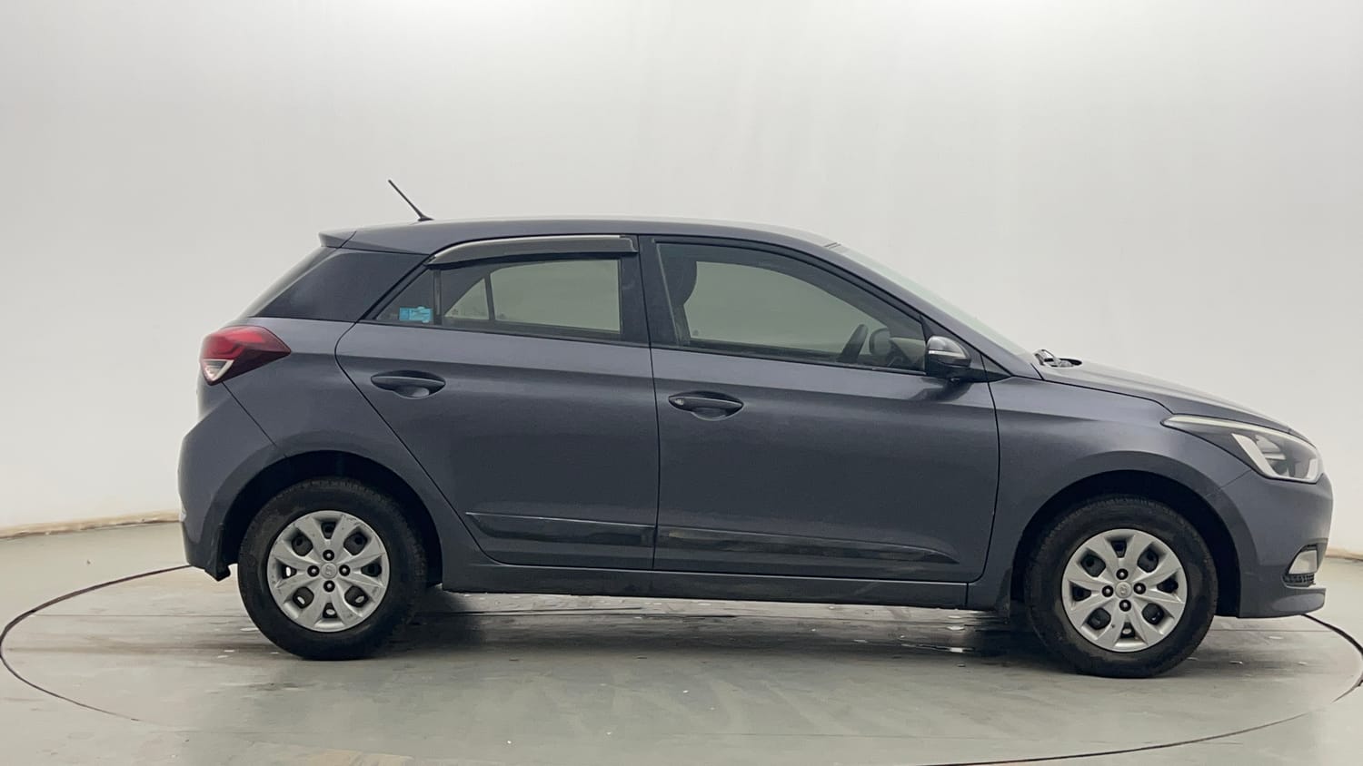 Used 2017 Hyundai Elite i20 Sportz 1.2 Petrol Manual exterior RIGHT SIDE VIEW