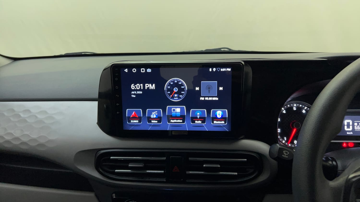 Used 2019 Hyundai Grand i10 Nios Sportz 1.2 Kappa VTVT Petrol Manual top_features Touch screen infotainment system