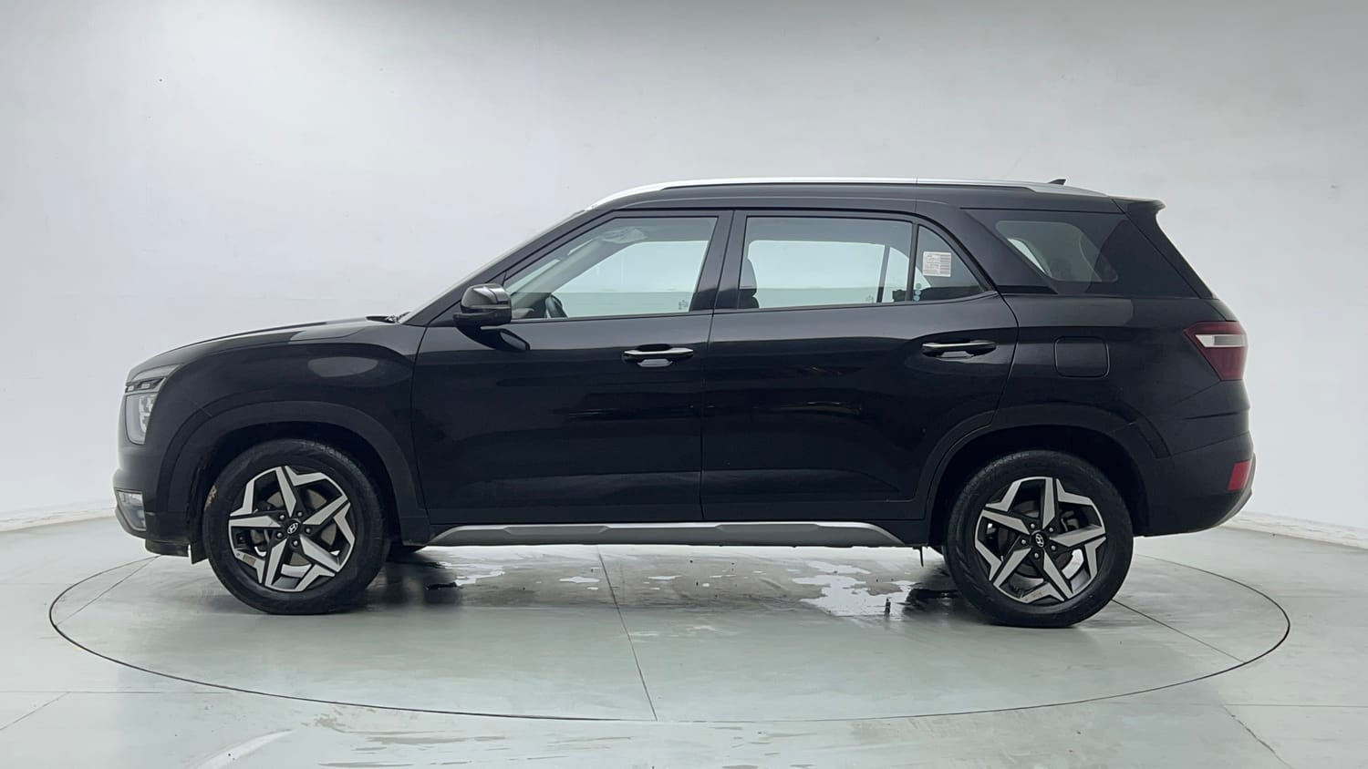 Used 2022 Hyundai Alcazar Prestige (O) 7 STR 1.5 Diesel AT Diesel Automatic exterior LEFT SIDE VIEW