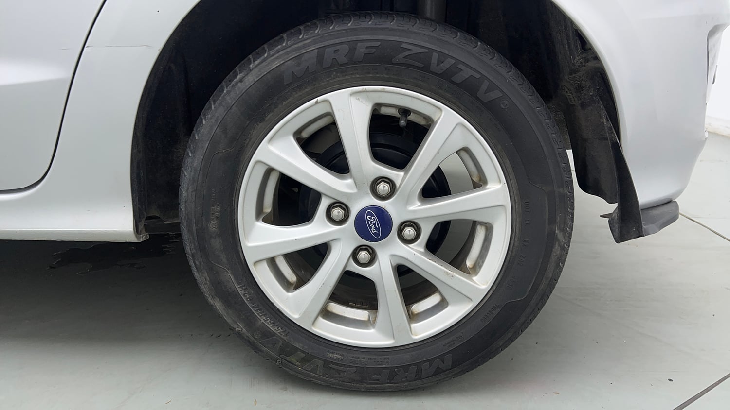 Used 2019 Ford Figo Titanium 1.2 Ti-VCT MT Petrol Manual tyres LEFT REAR TYRE RIM VIEW