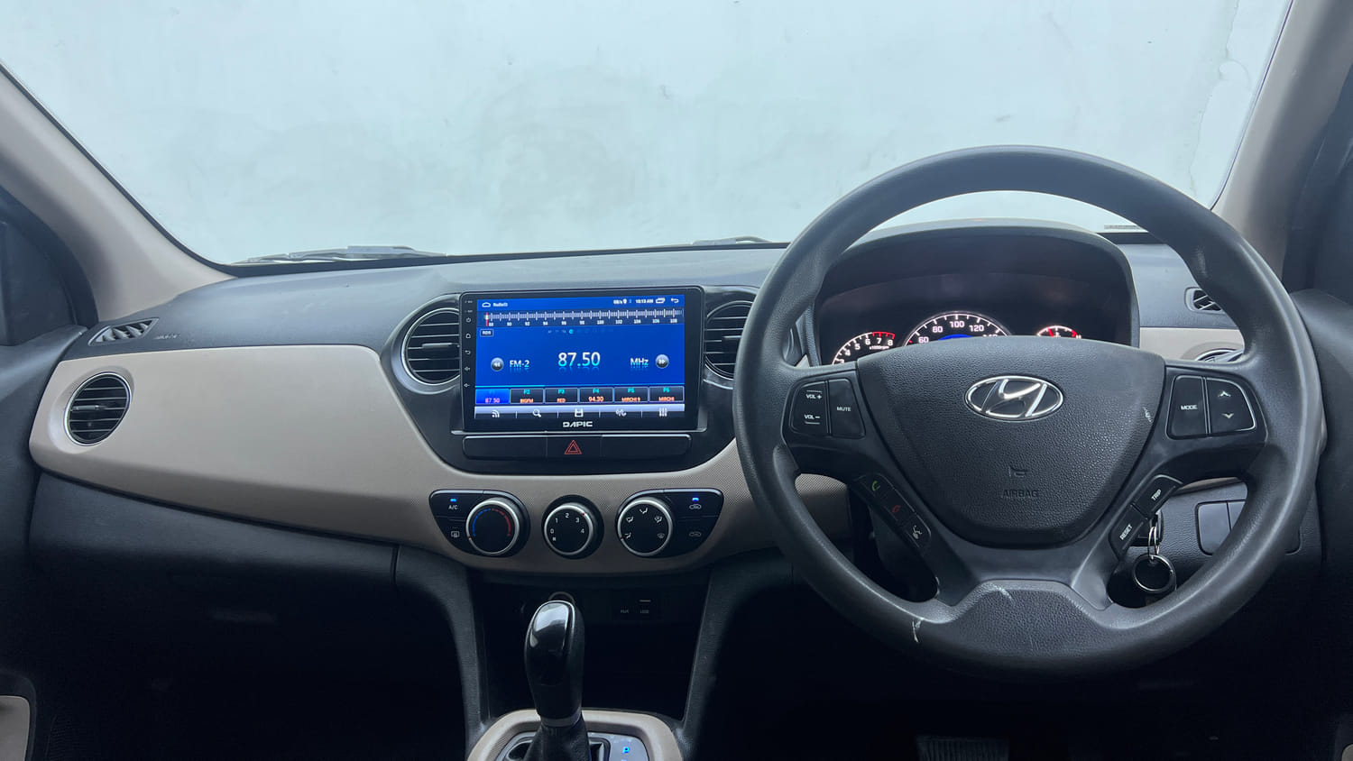 Used 2019 Hyundai Grand i10 Sportz AT 1.2 Kappa VTVT Petrol Automatic interior DASHBOARD VIEW