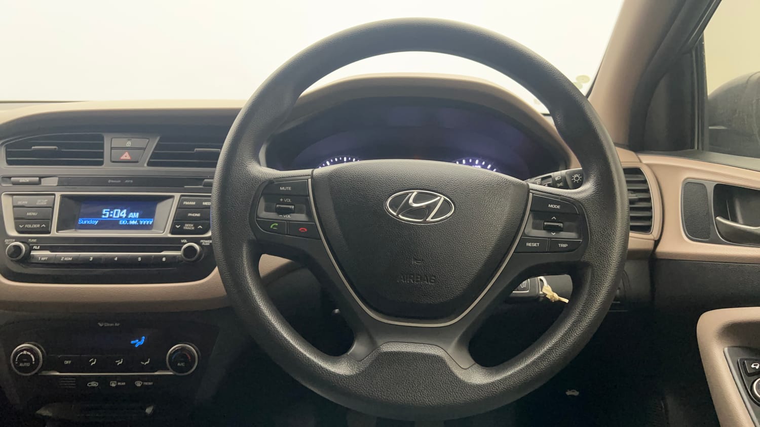 Used 2017 Hyundai Elite i20 Sportz 1.2 Petrol Manual interior STEERING VIEW