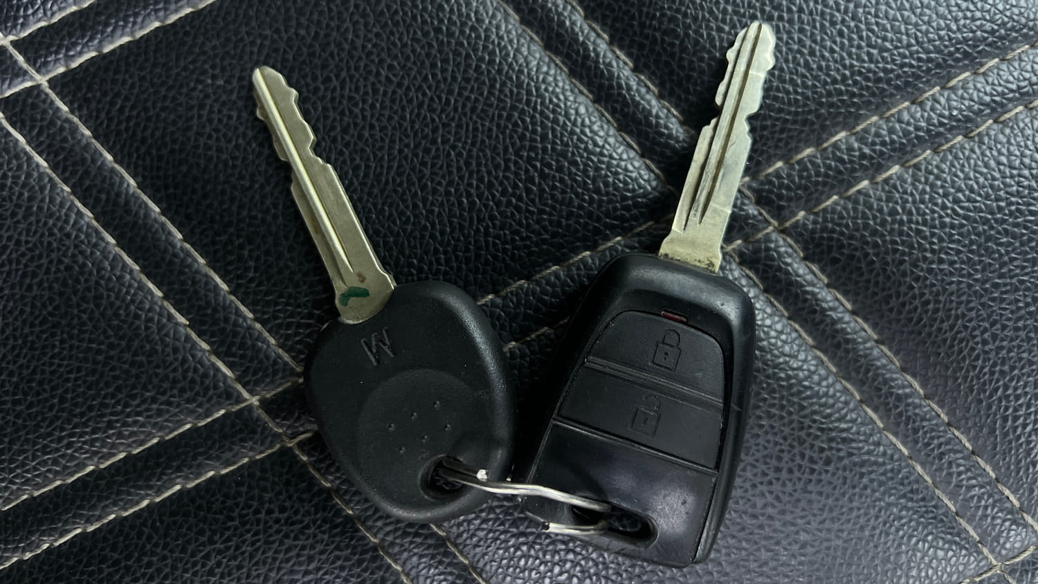 Used 2019 Hyundai Grand i10 Sportz AT 1.2 Kappa VTVT Petrol Automatic extra CAR KEY VIEW