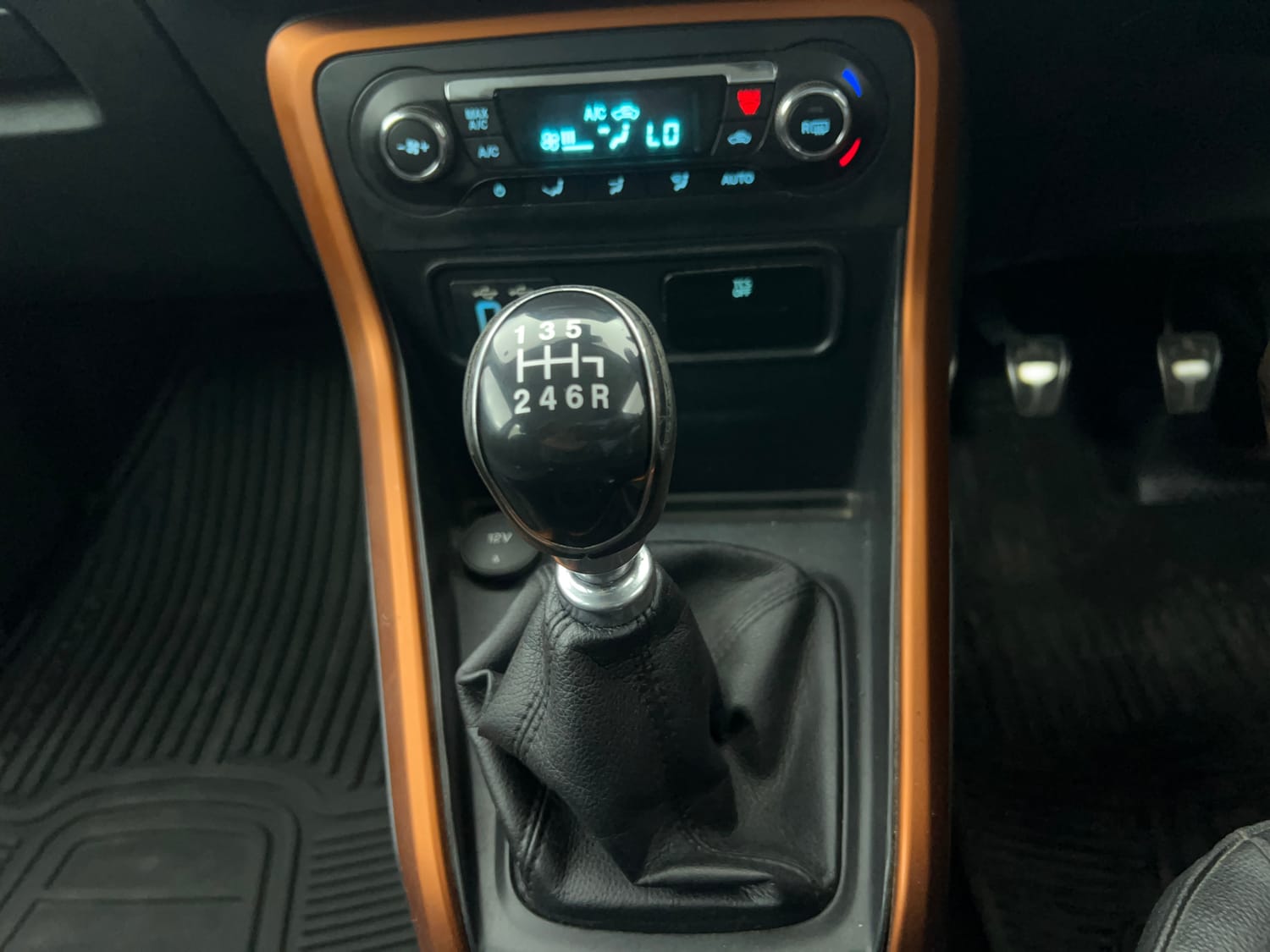 Used 2020 Ford EcoSport S Petrol Petrol Manual interior GEAR  KNOB VIEW