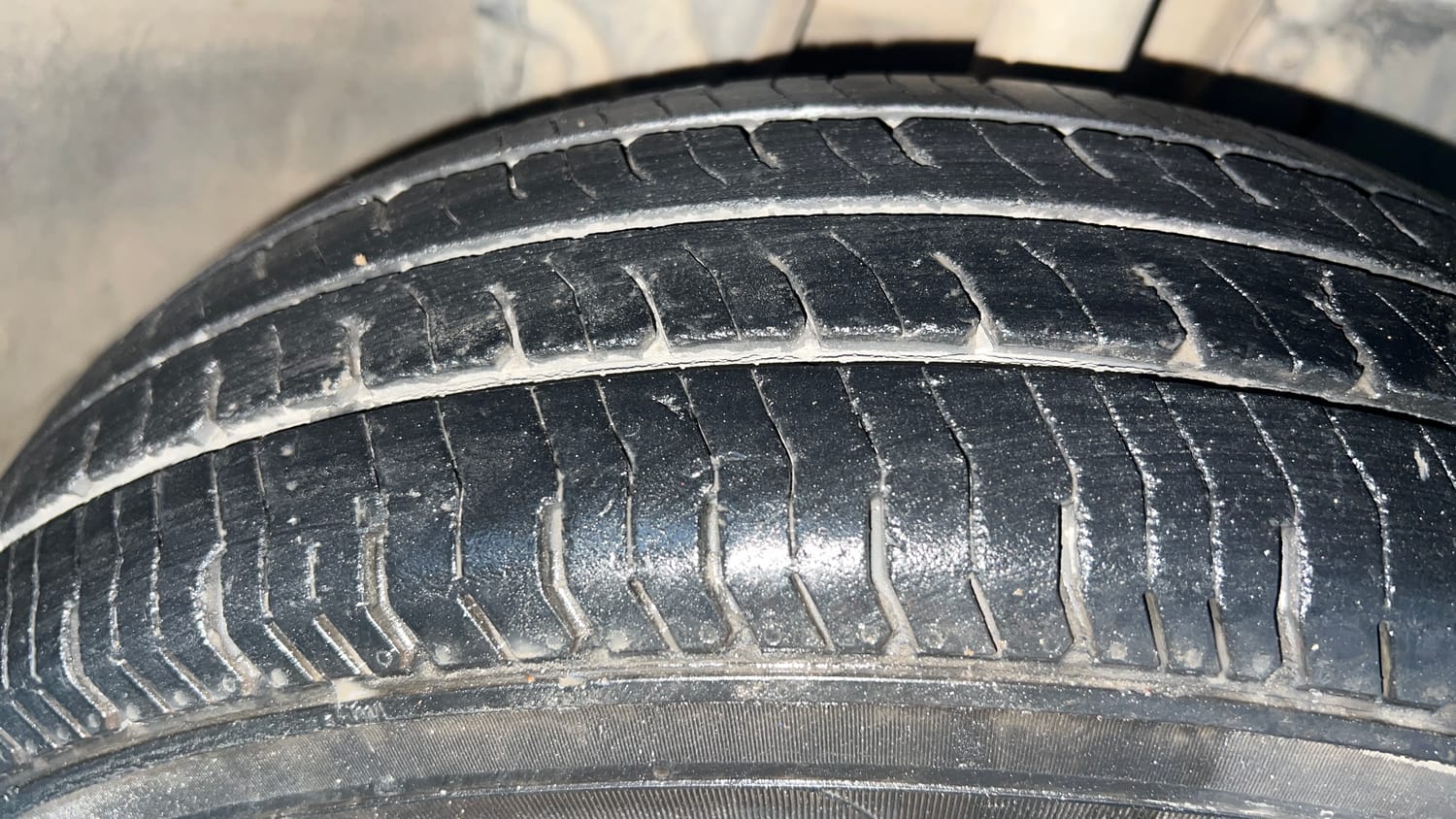 Used 2017 Renault Kwid RXT Petrol Manual tyres RIGHT FRONT TYRE TREAD VIEW