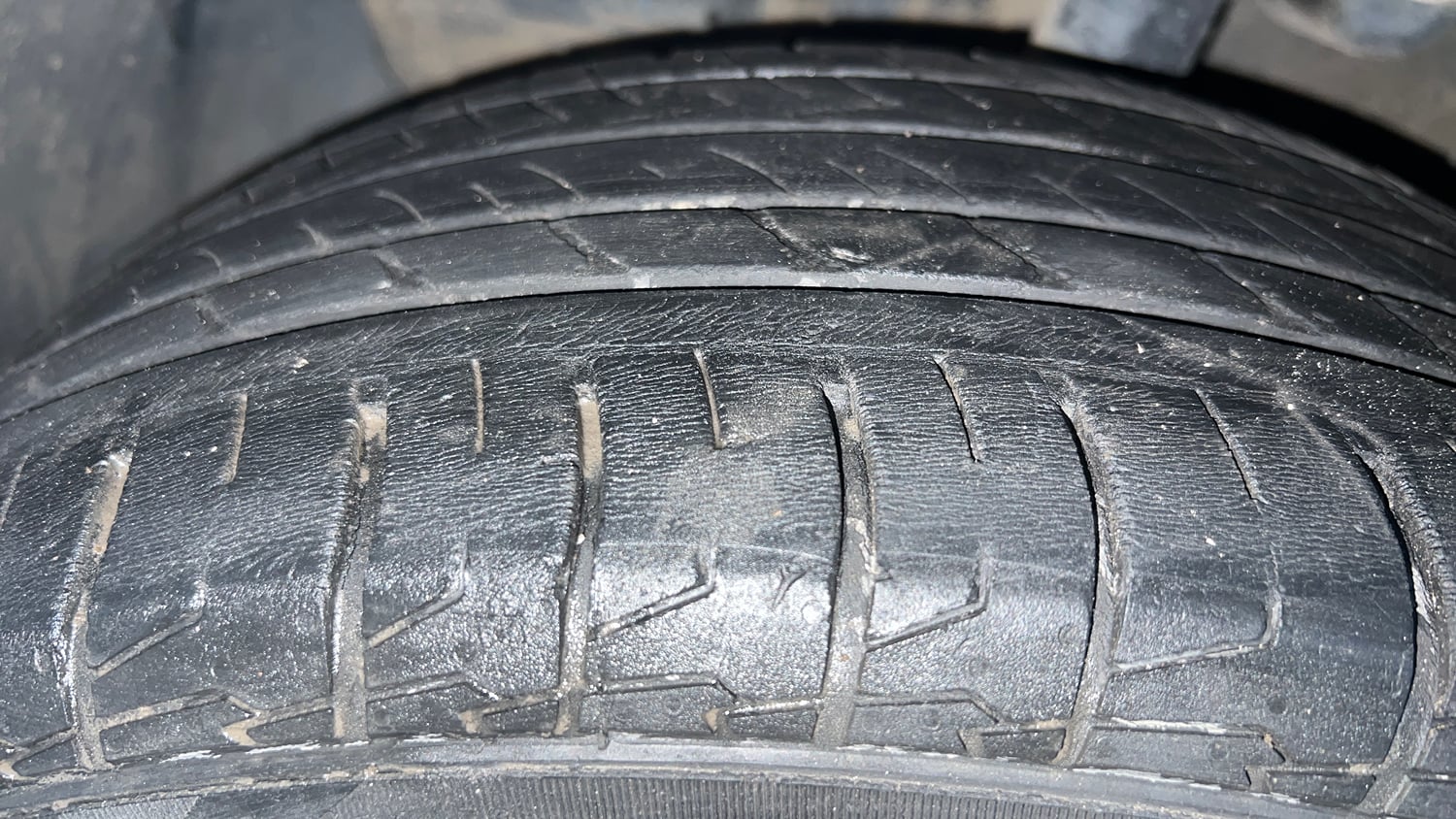 Used 2023 Hyundai Creta SX 1.5 Diesel Diesel Manual tyres LEFT FRONT TYRE TREAD VIEW