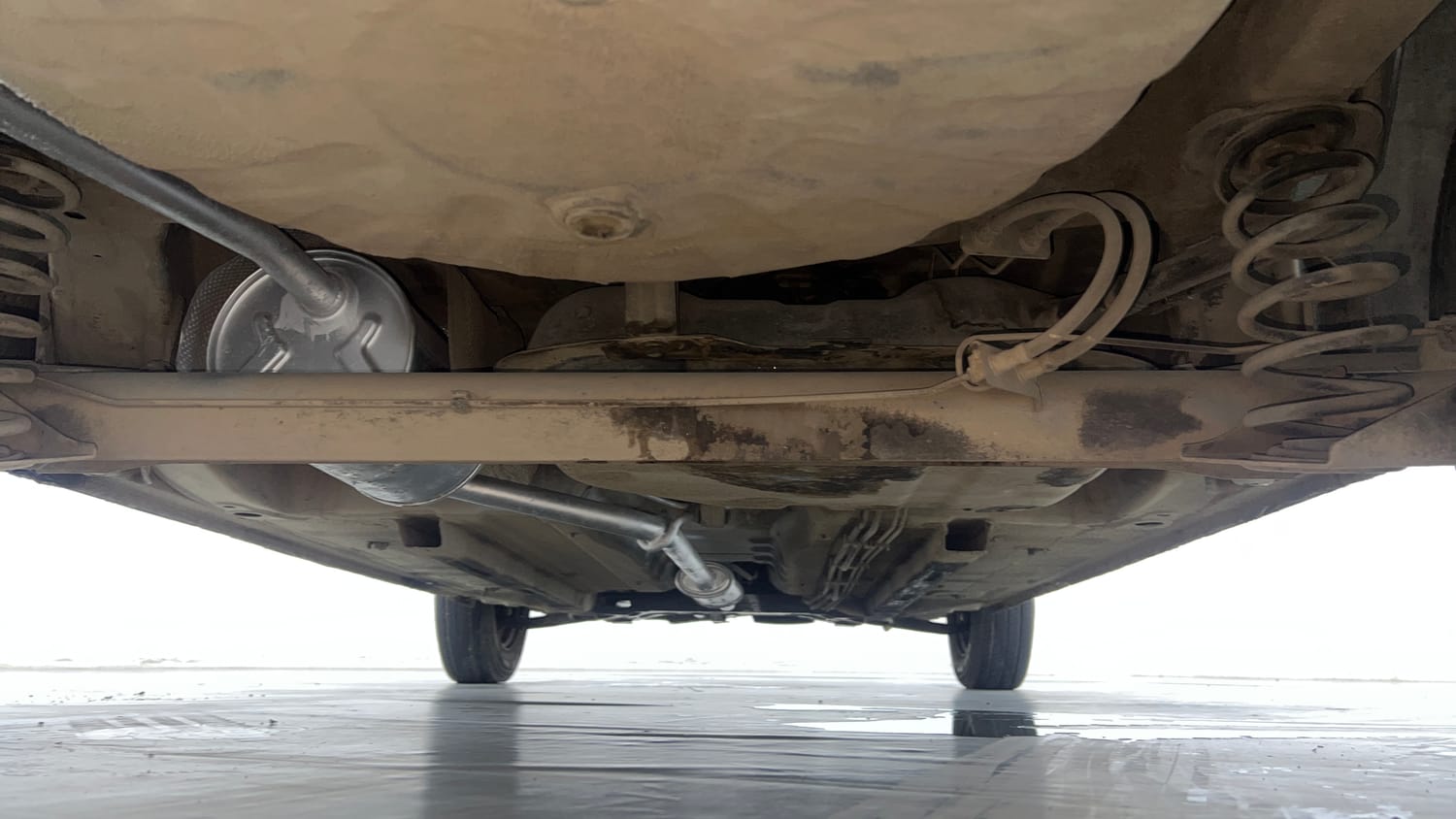 Used 2017 Renault Kwid RXT Petrol Manual extra REAR UNDERBODY VIEW (TAKEN FROM REAR)