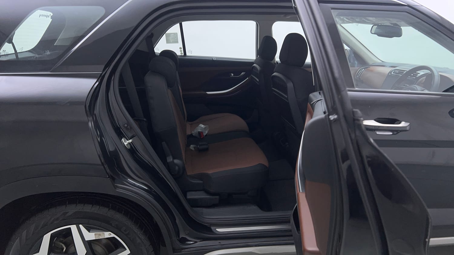 Used 2022 Hyundai Alcazar Prestige (O) 7 STR 1.5 Diesel AT Diesel Automatic interior RIGHT SIDE REAR DOOR CABIN VIEW