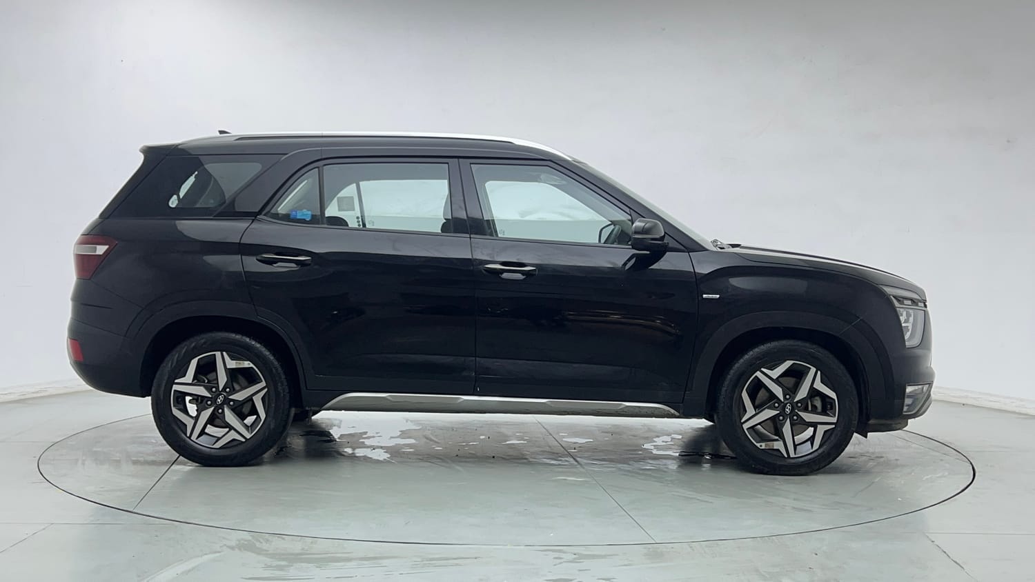 Used 2022 Hyundai Alcazar Prestige (O) 7 STR 1.5 Diesel AT Diesel Automatic exterior RIGHT SIDE VIEW