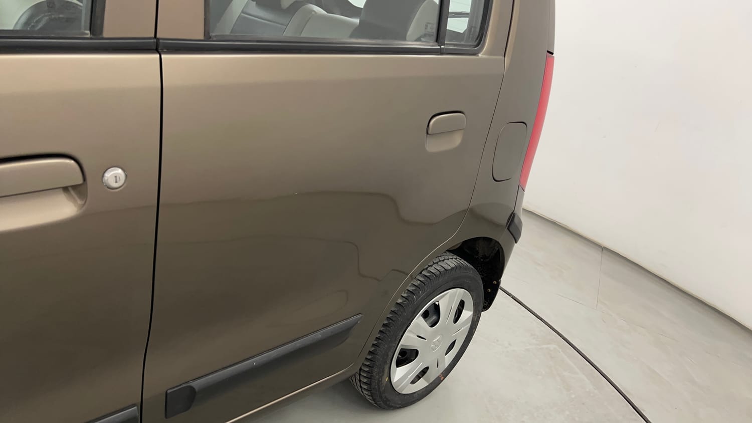 Used 2018 Maruti Suzuki Wagon R VXI Petrol Manual dents MINOR SCRATCH