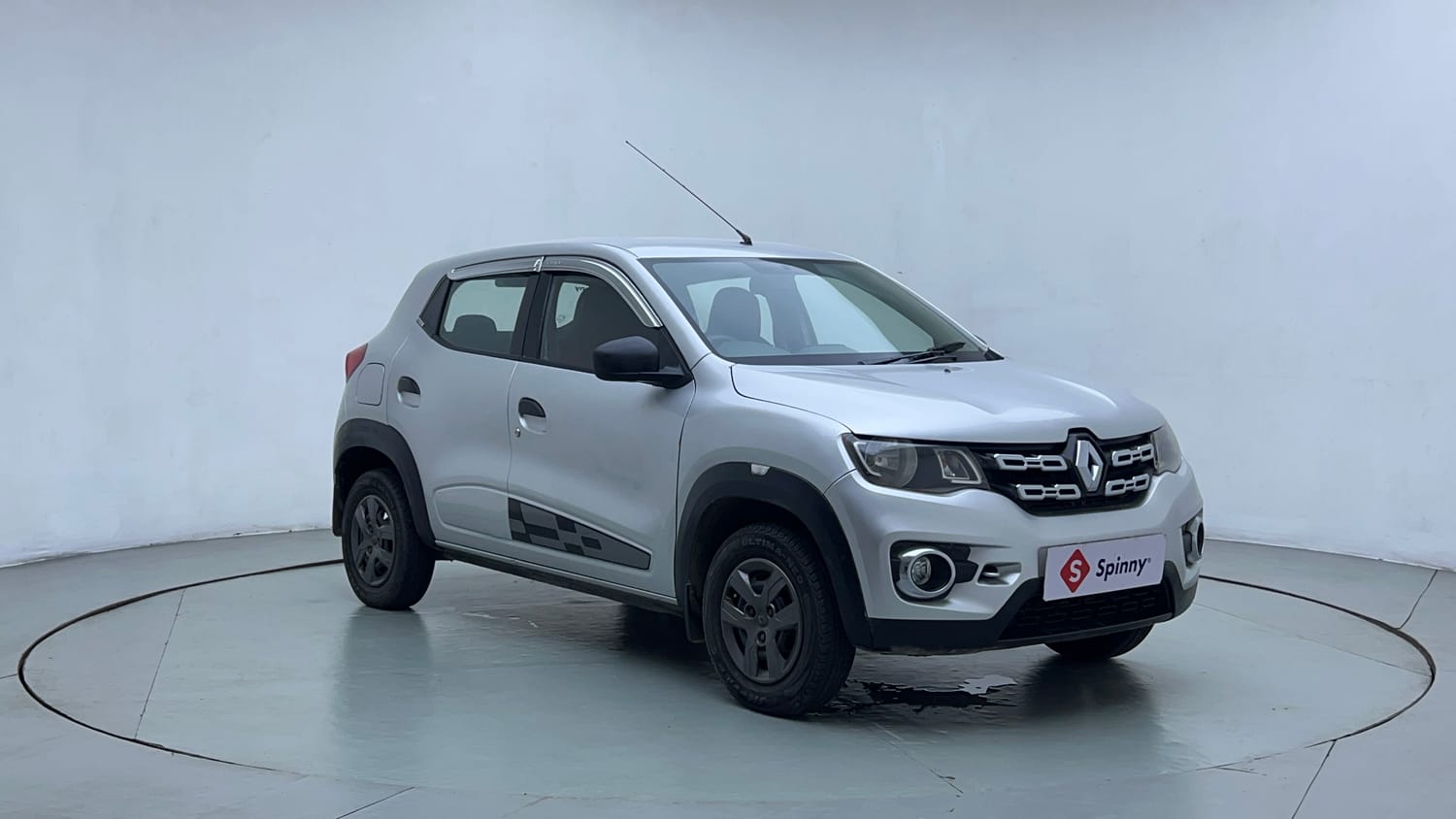 Used 2017 Renault Kwid 1.0 RXT AMT Petrol Automatic exterior RIGHT FRONT CORNER VIEW