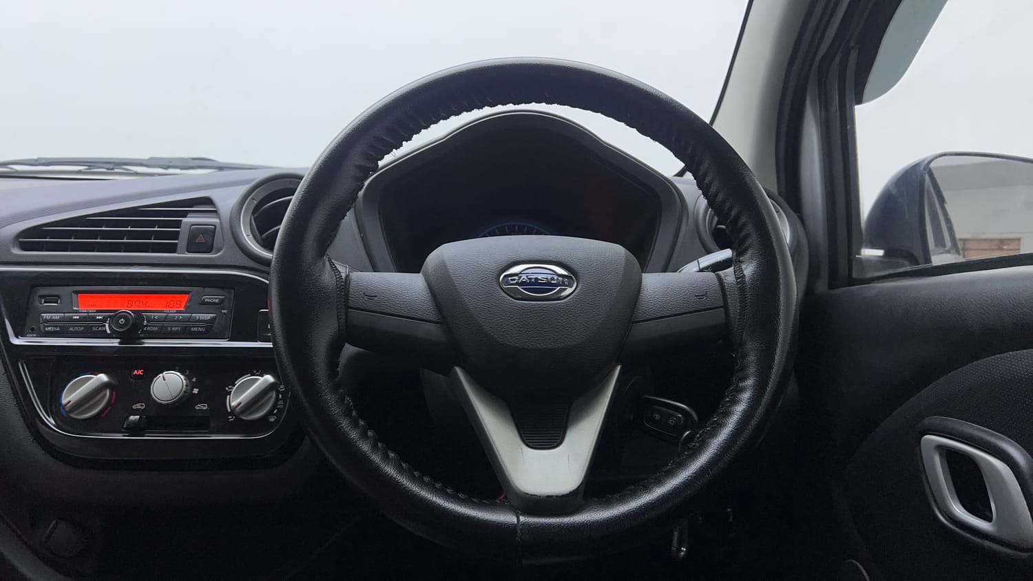 Used 2019 Datsun Redi-GO T (O) Petrol Manual interior STEERING VIEW