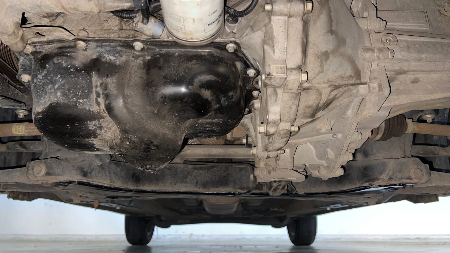 Used 2019 Ford Figo Titanium 1.2 Ti-VCT MT Petrol Manual extra FRONT LEFT UNDERBODY VIEW