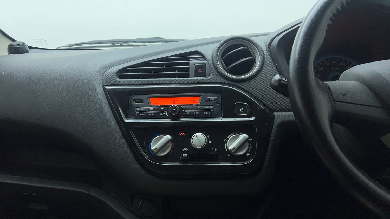 Used 2019 Datsun Redi-GO T (O) Petrol Manual top_features Integrated (in-dash) music system