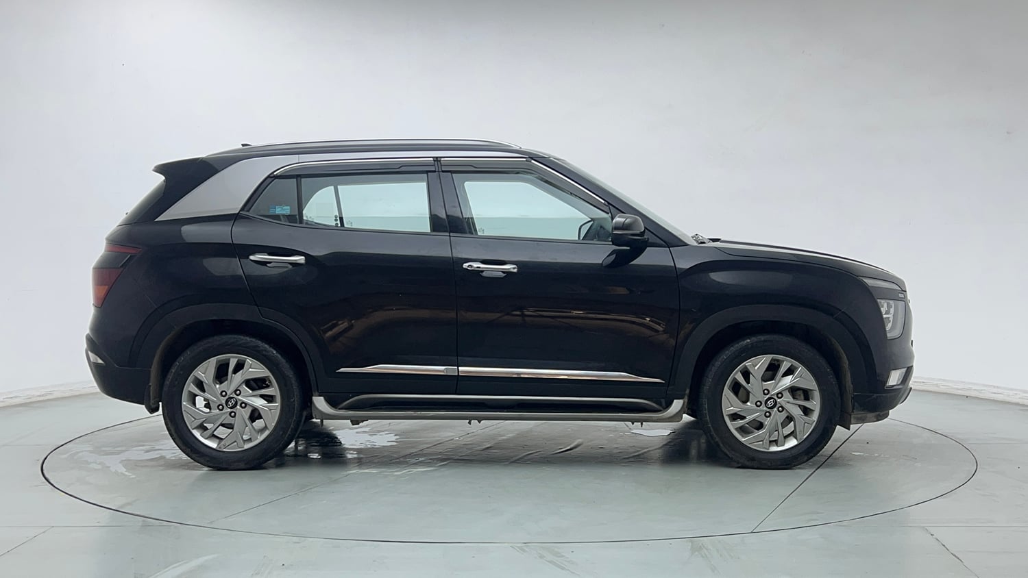 Used 2023 Hyundai Creta SX 1.5 Diesel Diesel Manual exterior RIGHT SIDE VIEW