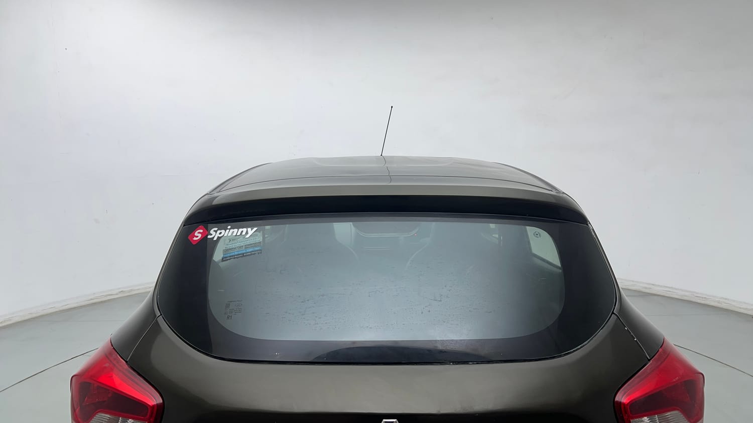 Used 2017 Renault Kwid RXT Petrol Manual exterior BACK WINDSHIELD VIEW