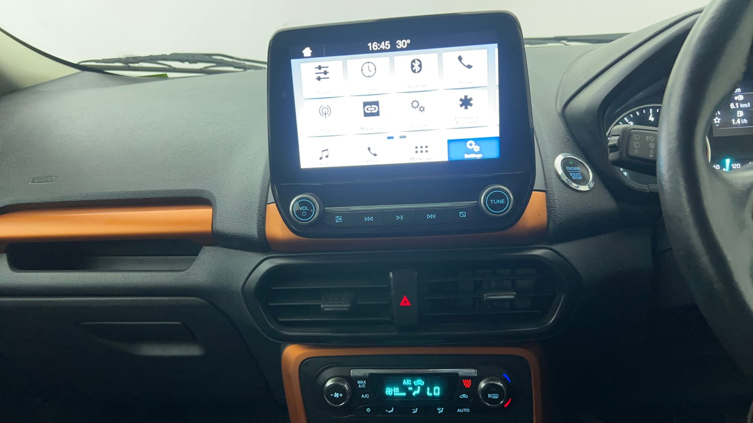 Used 2020 Ford EcoSport S Petrol Petrol Manual interior MUSIC SYSTEM & AC CONTROL VIEW