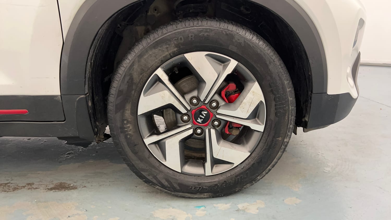 Used 2021 Kia Sonet GTX Plus 1.5 AT Diesel Automatic tyres RIGHT FRONT TYRE RIM VIEW