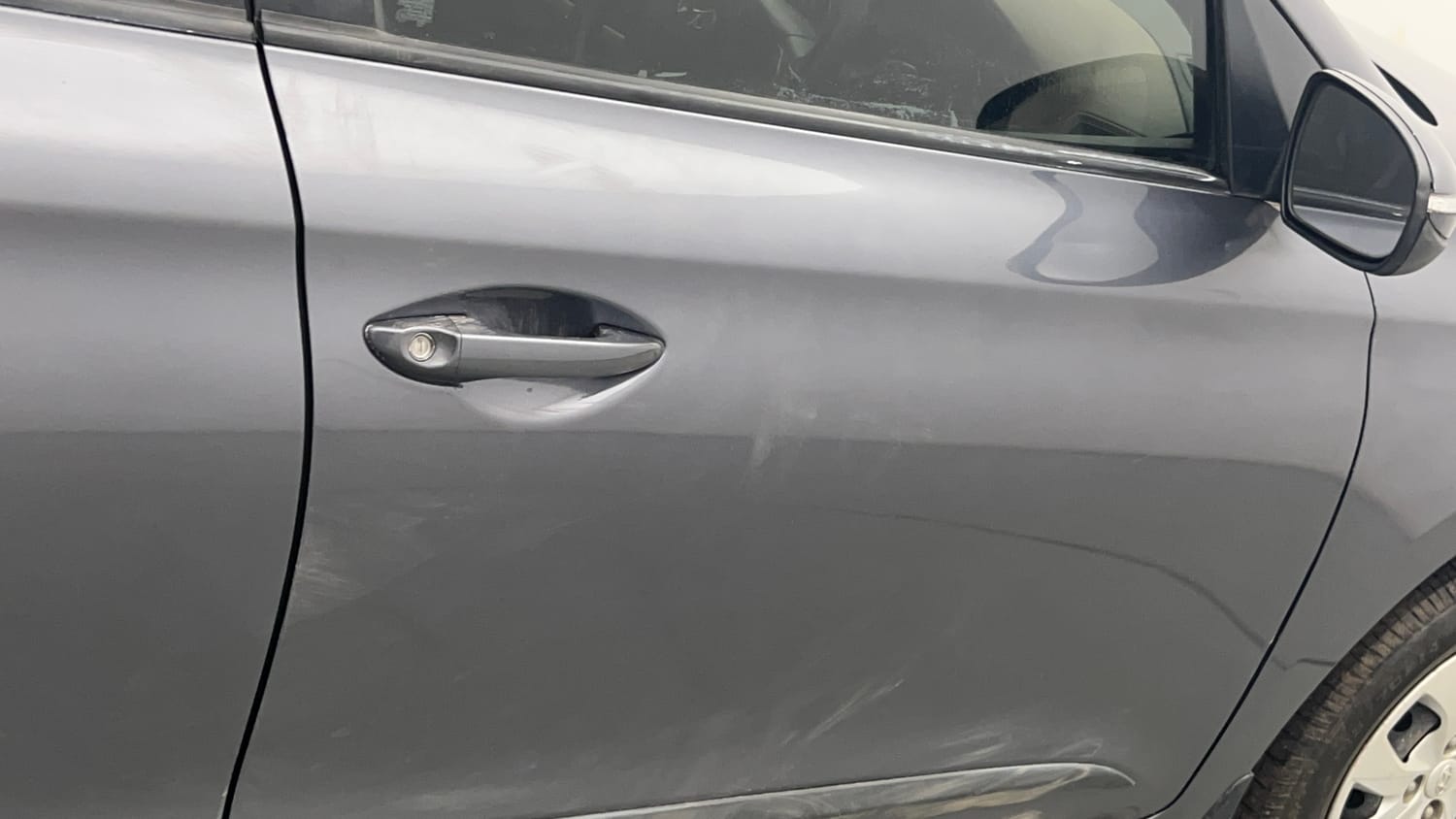Used 2017 Hyundai Elite i20 Sportz 1.2 Petrol Manual dents MINOR SCRATCH