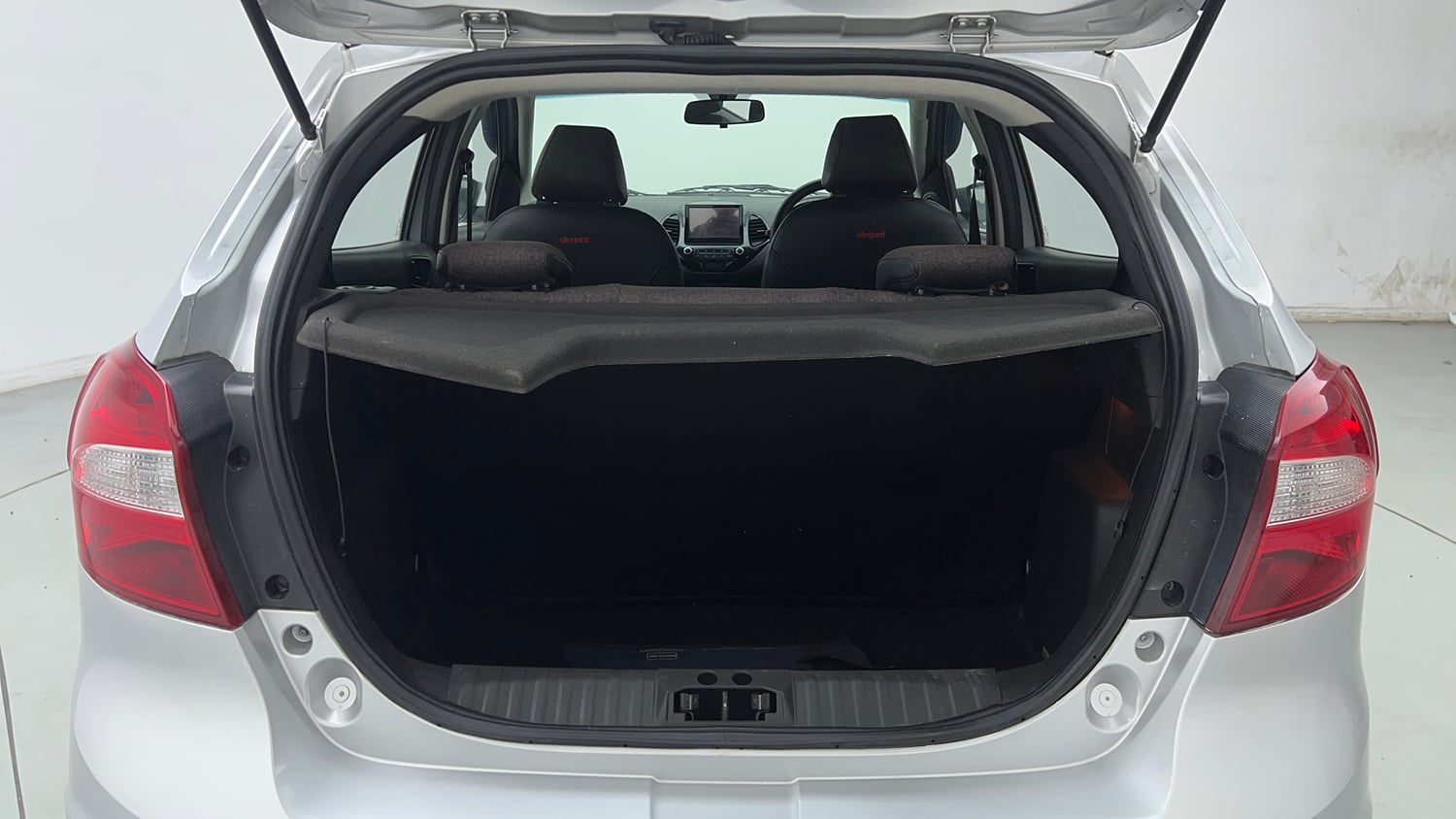Used 2019 Ford Figo Titanium 1.2 Ti-VCT MT Petrol Manual interior DICKY INSIDE VIEW