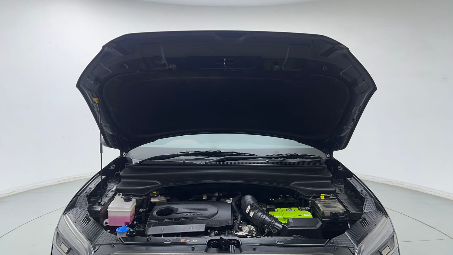 Used 2022 Hyundai Alcazar Prestige (O) 7 STR 1.5 Diesel AT Diesel Automatic engine ENGINE & BONNET OPEN FRONT VIEW