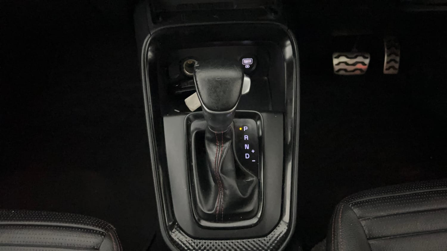 Used 2021 Kia Sonet GTX Plus 1.5 AT Diesel Automatic interior GEAR  KNOB VIEW