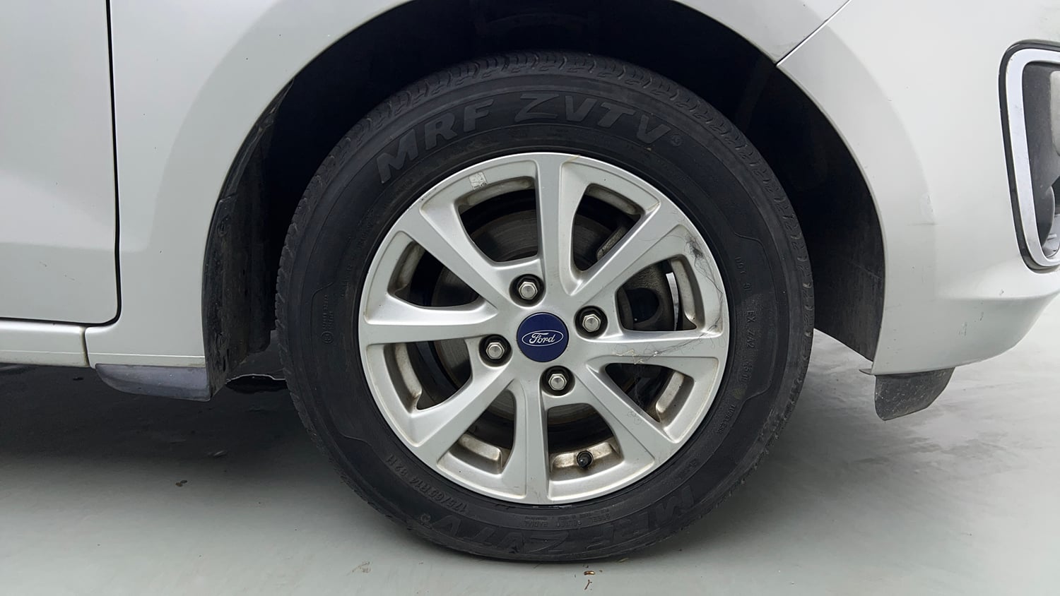 Used 2019 Ford Figo Titanium 1.2 Ti-VCT MT Petrol Manual tyres RIGHT FRONT TYRE RIM VIEW