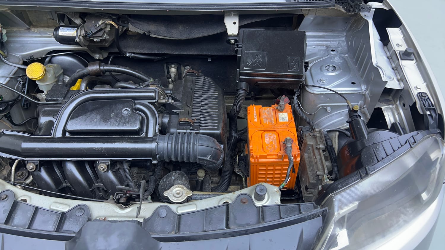 Used 2017 Renault Kwid 1.0 RXT AMT Petrol Automatic engine ENGINE LEFT SIDE VIEW