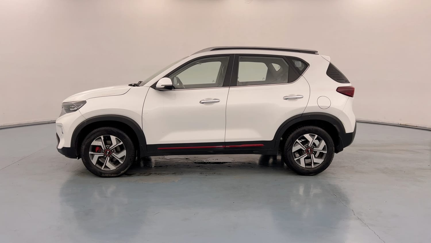 Used 2021 Kia Sonet GTX Plus 1.5 AT Diesel Automatic exterior LEFT SIDE VIEW