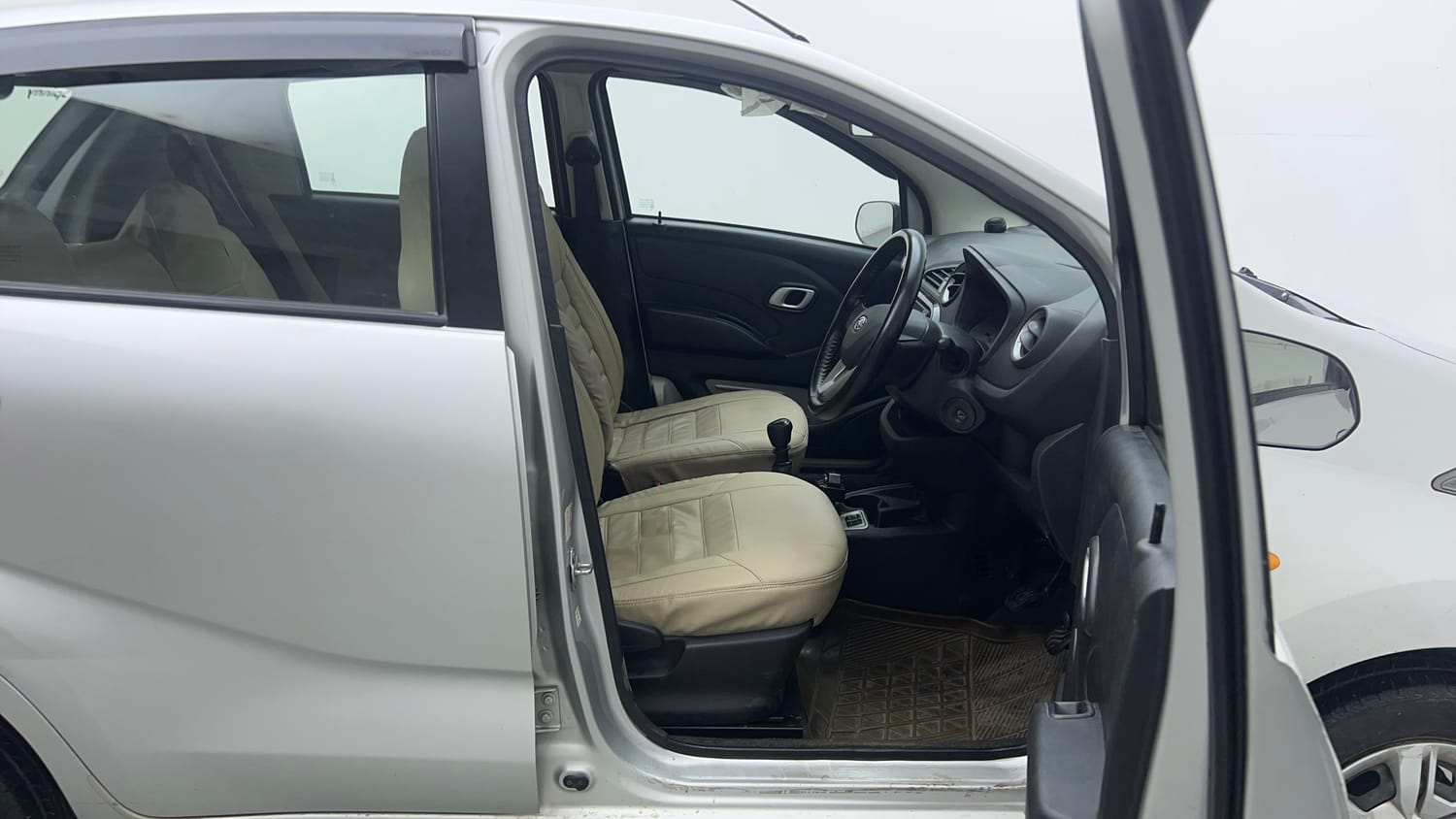 Used 2019 Datsun Redi-GO T (O) Petrol Manual interior RIGHT SIDE FRONT DOOR CABIN VIEW