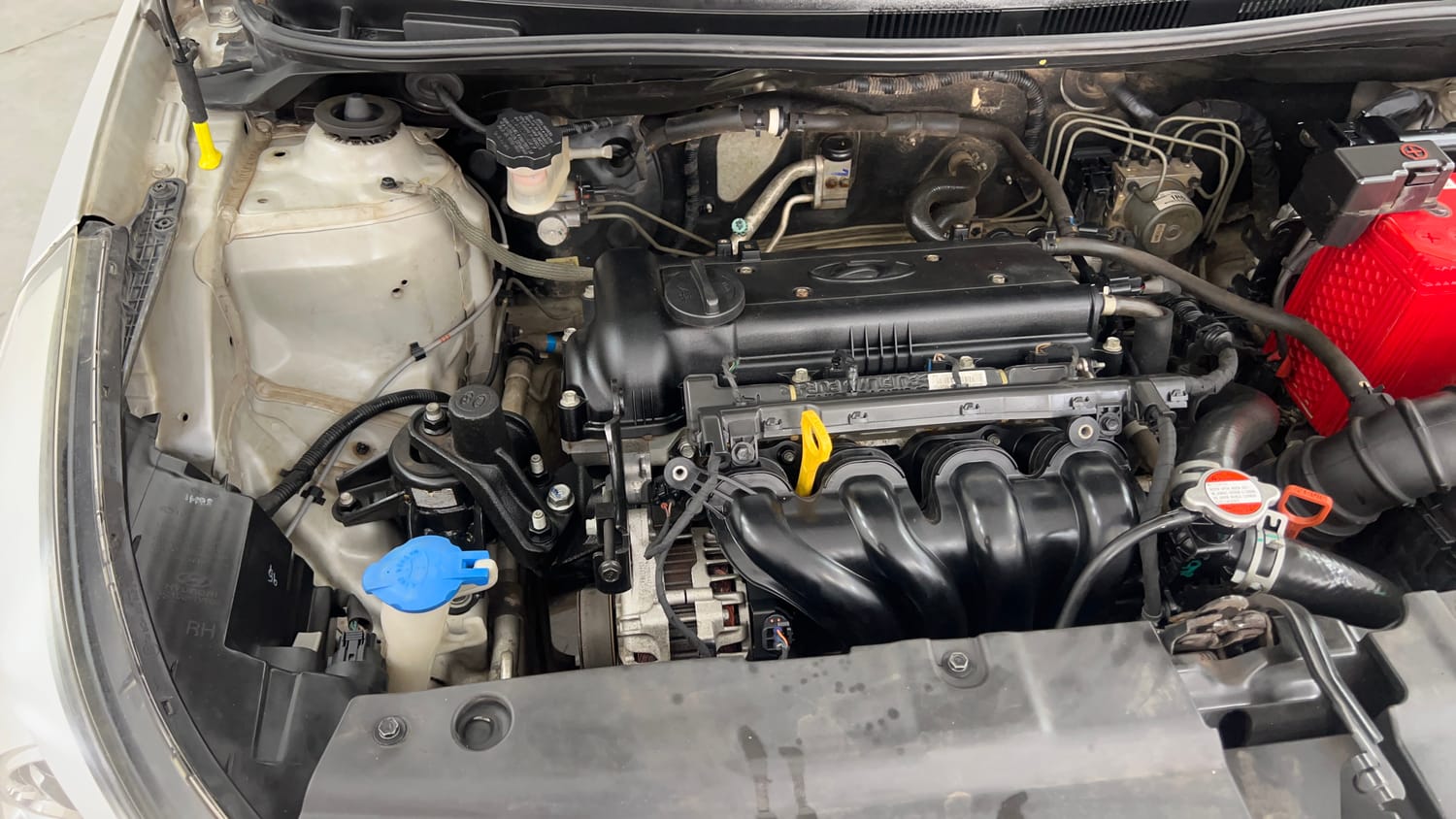 Used 2016 Hyundai Verna 1.6 VTVT SX AT Petrol Automatic engine ENGINE RIGHT SIDE VIEW