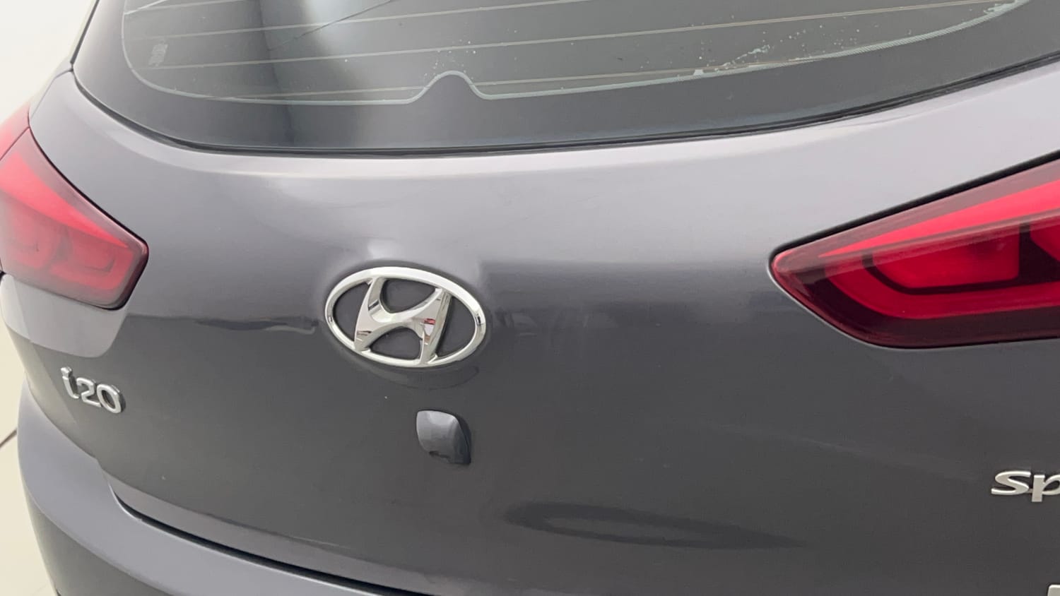 Used 2017 Hyundai Elite i20 Sportz 1.2 Petrol Manual dents MINOR SCRATCH