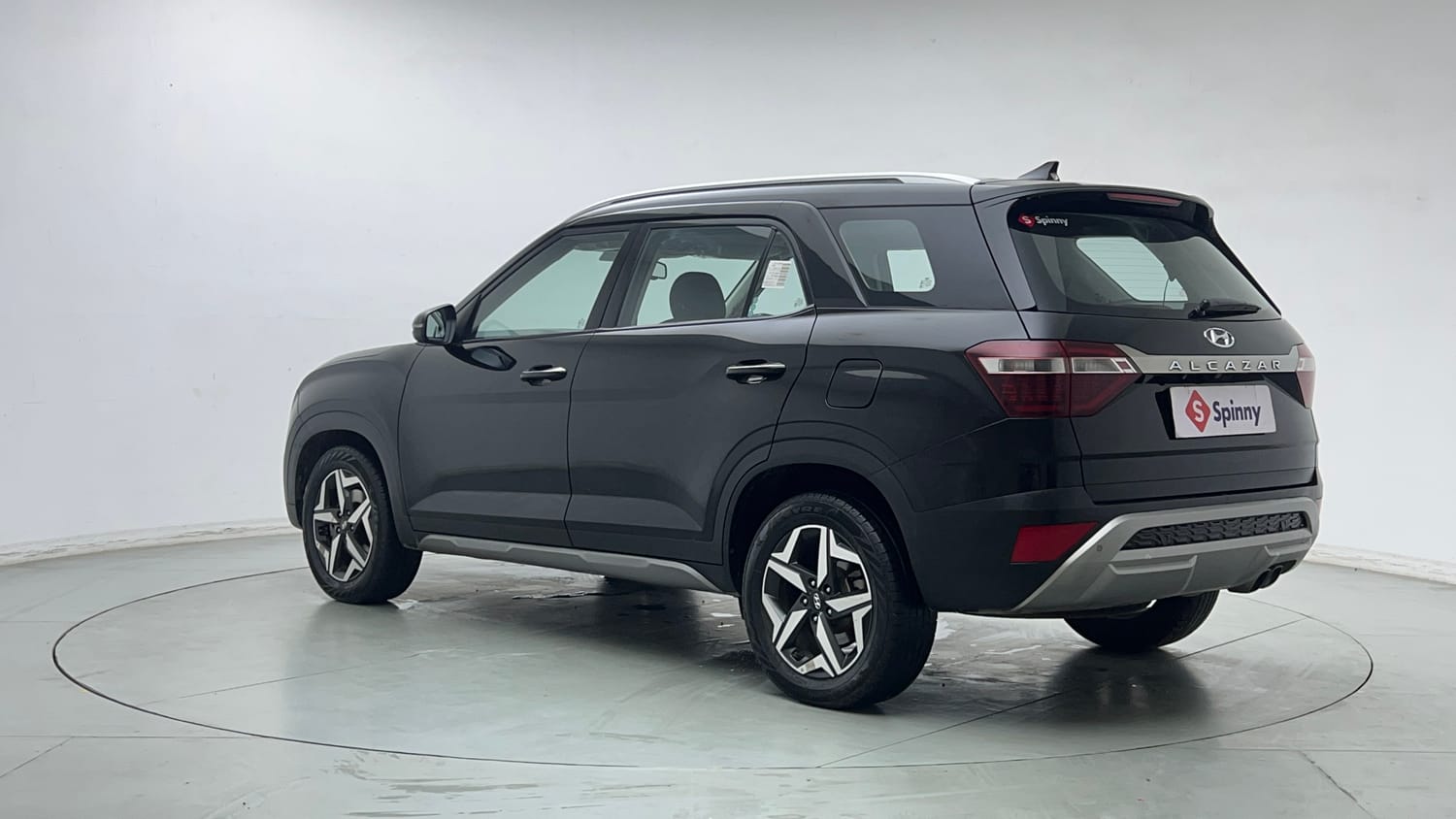 Used 2022 Hyundai Alcazar Prestige (O) 7 STR 1.5 Diesel AT Diesel Automatic exterior LEFT REAR CORNER VIEW