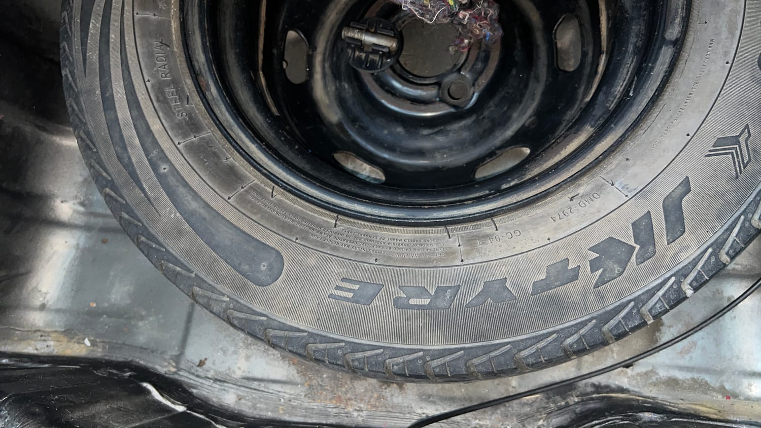 Used 2017 Renault Kwid RXT Petrol Manual tyres SPARE TYRE VIEW