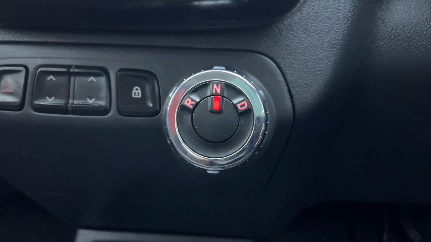 Used 2017 Renault Kwid 1.0 RXT AMT Petrol Automatic interior GEAR  KNOB VIEW