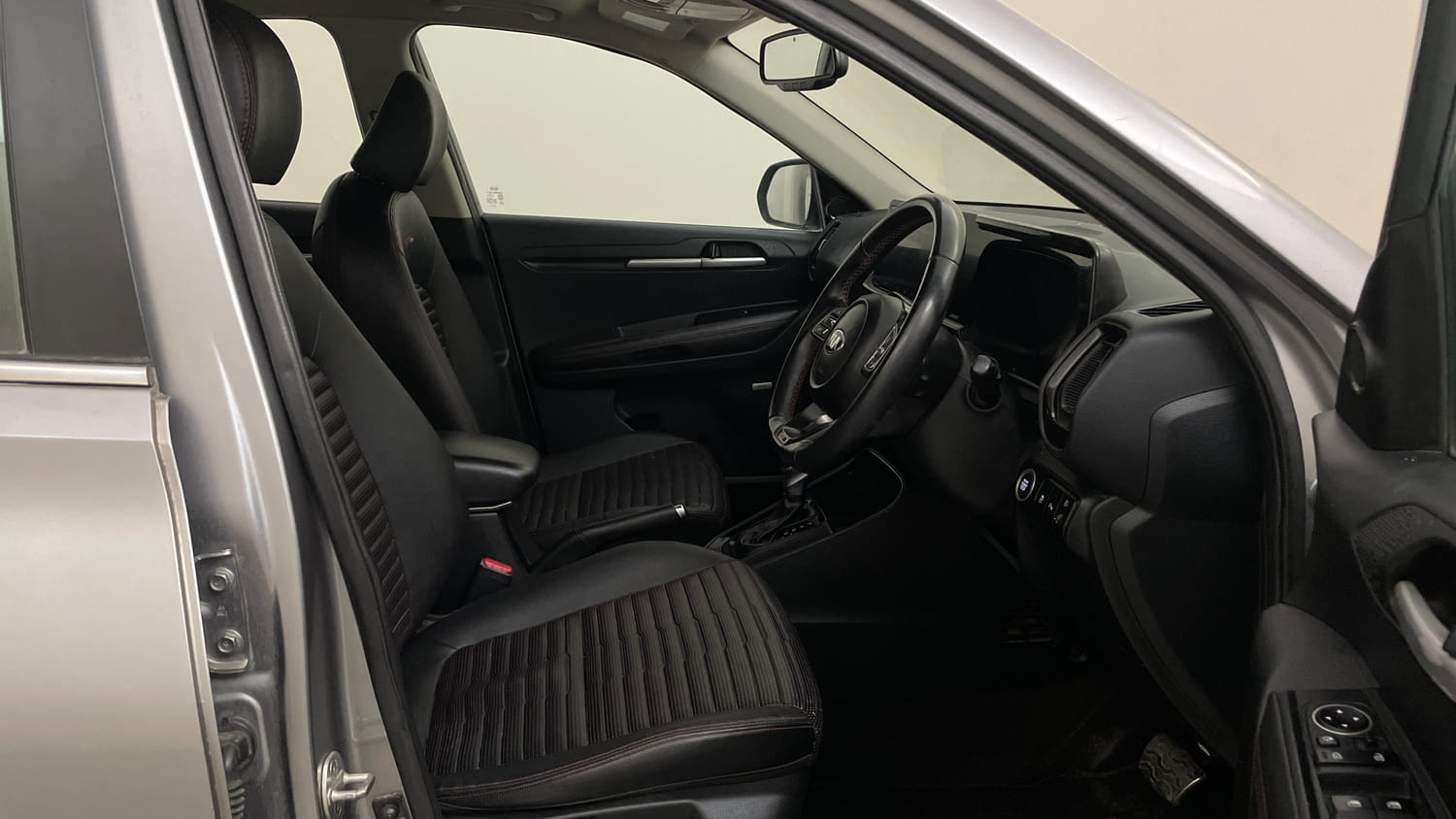 Used 2020 Kia Sonet GTX Plus 1.0 DCT Petrol Automatic interior RIGHT SIDE FRONT DOOR CABIN VIEW