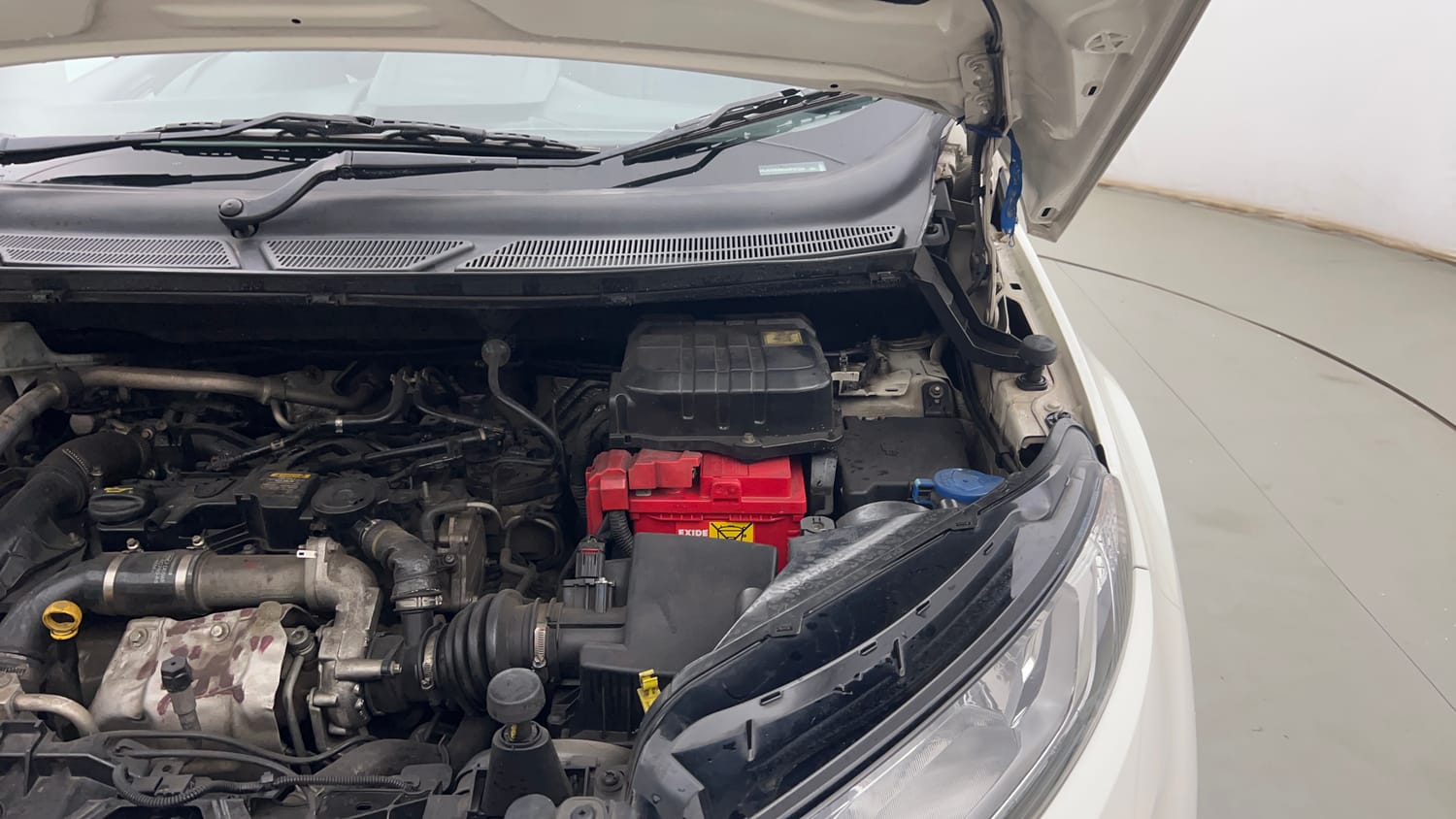 Used 2017 Ford EcoSport Titanium 1.5L TDCi Diesel Manual engine ENGINE LEFT SIDE HINGE & APRON VIEW