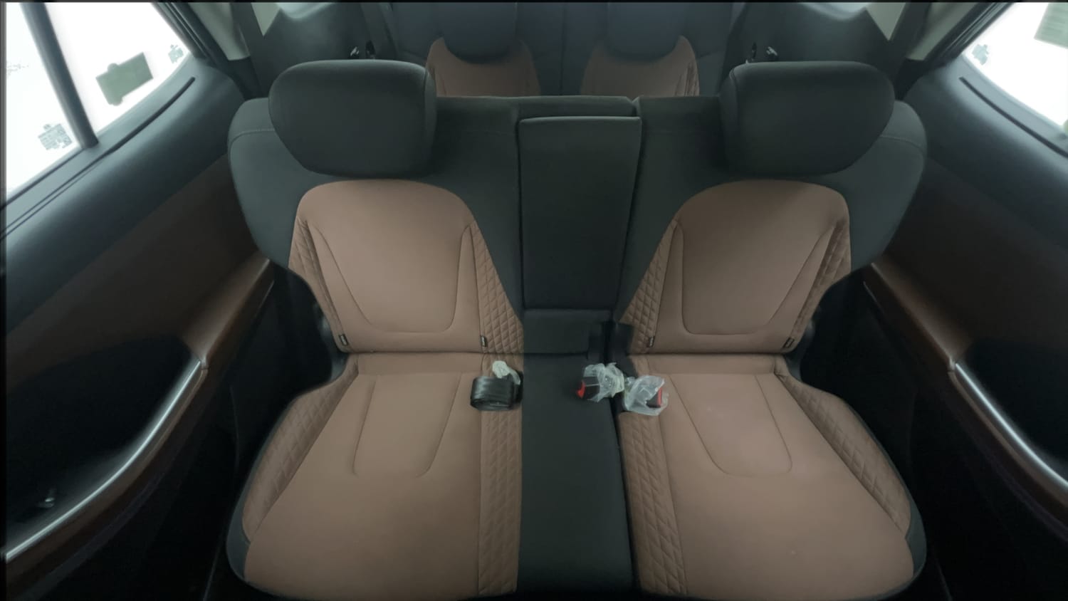 Used 2022 Hyundai Alcazar Prestige (O) 7 STR 1.5 Diesel AT Diesel Automatic interior REAR SEAT CONDITION VIEW
