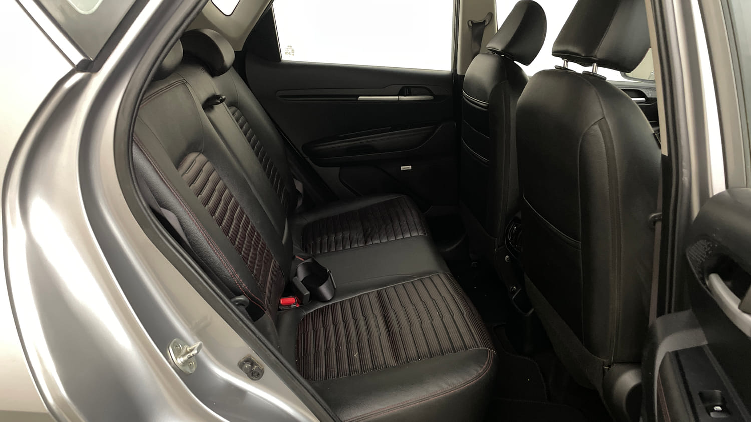 Used 2020 Kia Sonet GTX Plus 1.0 DCT Petrol Automatic interior RIGHT SIDE REAR DOOR CABIN VIEW