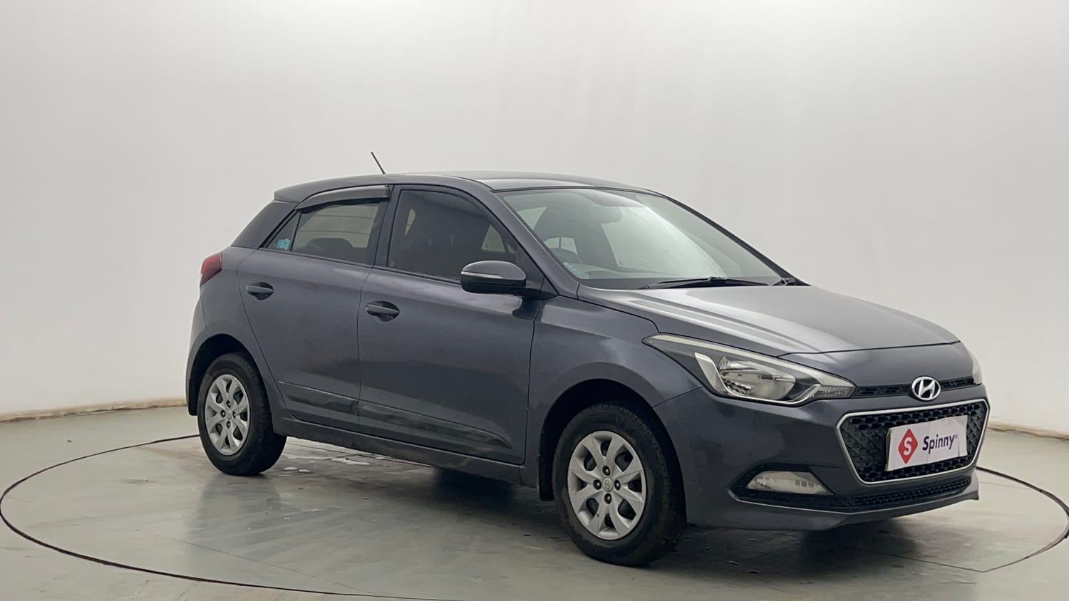 Used 2017 Hyundai Elite i20 Sportz 1.2 Petrol Manual exterior RIGHT FRONT CORNER VIEW
