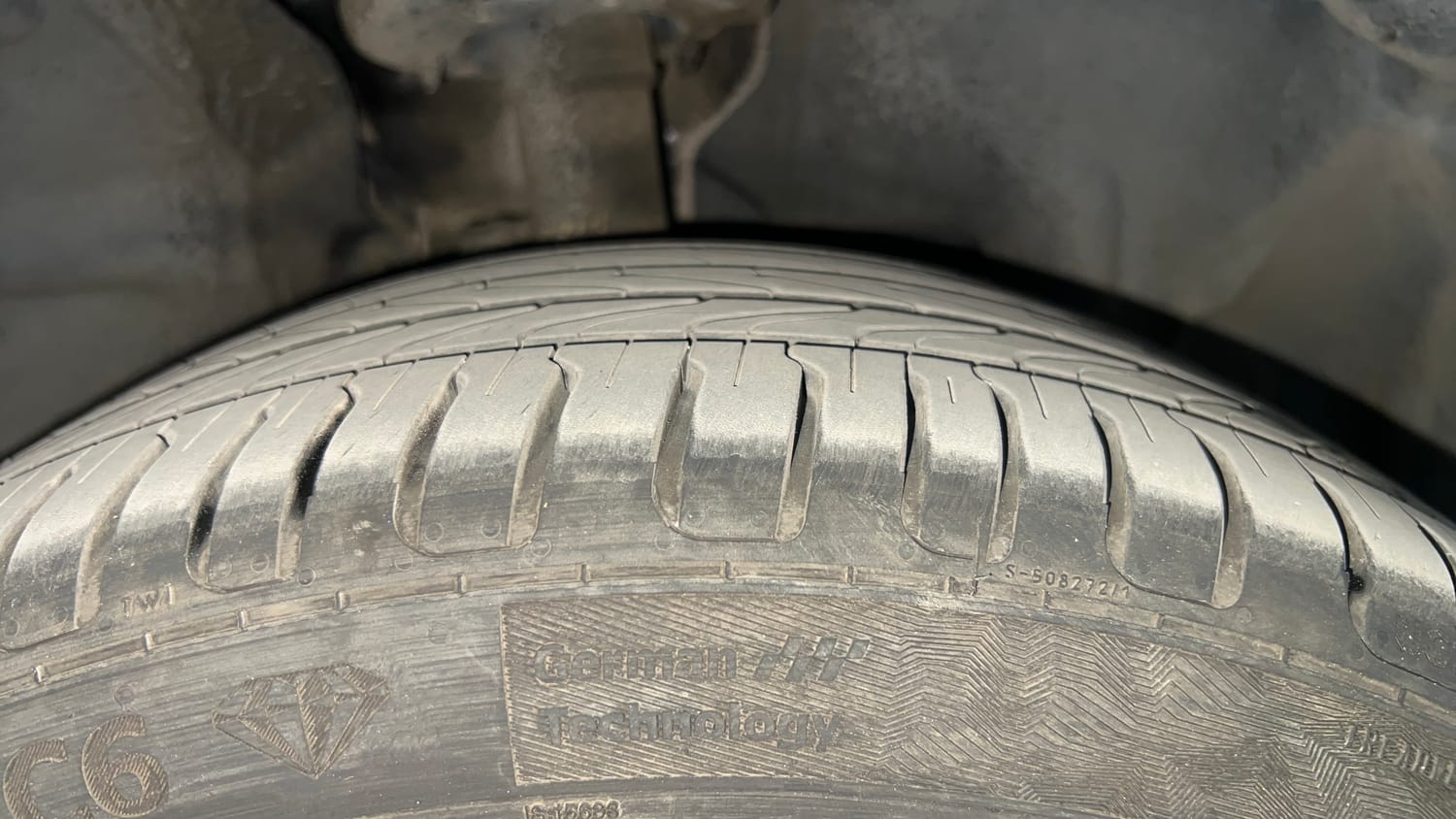 Used 2020 Ford EcoSport S Petrol Petrol Manual tyres RIGHT FRONT TYRE TREAD VIEW