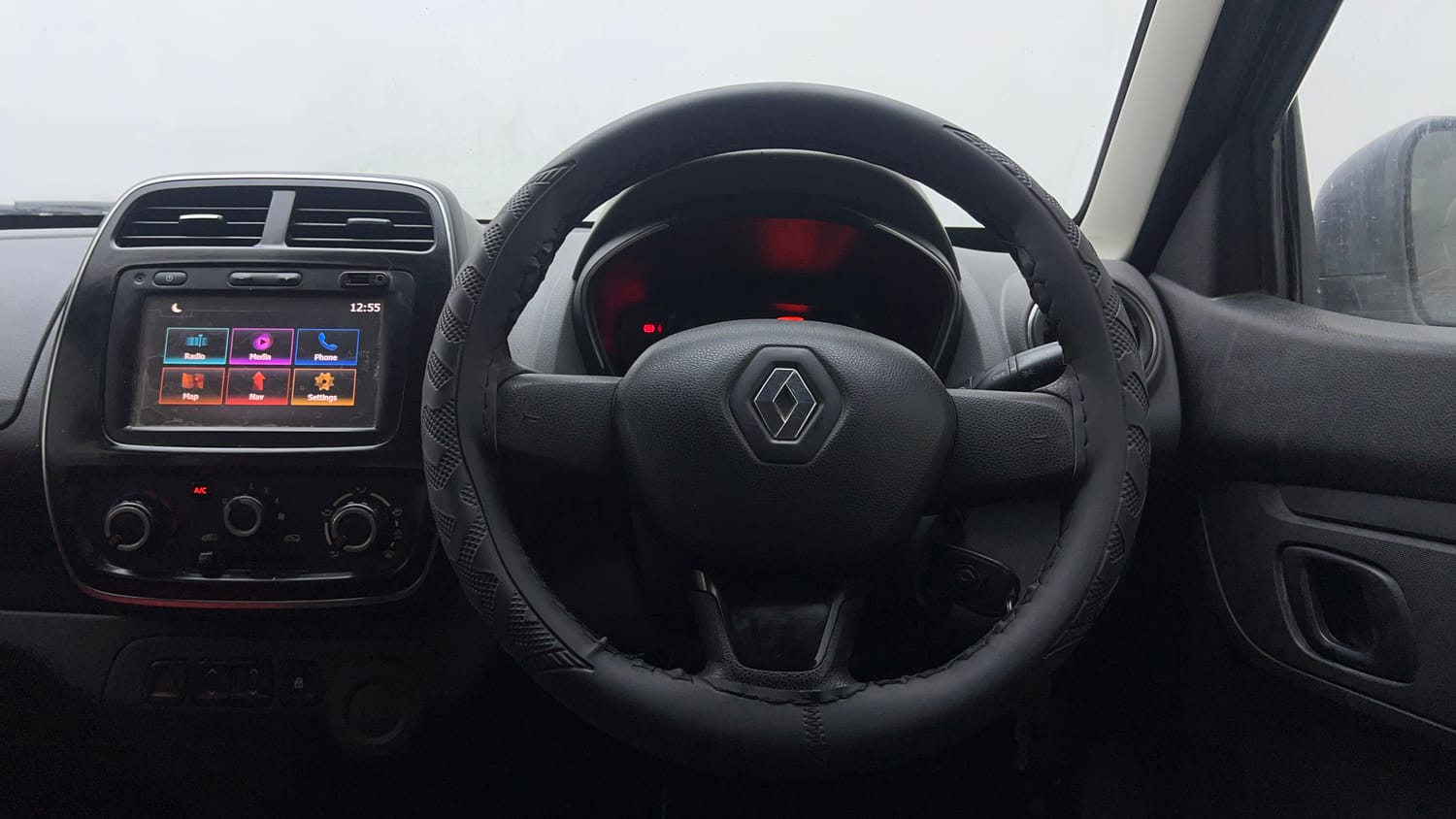 Used 2017 Renault Kwid RXT Petrol Manual interior STEERING VIEW