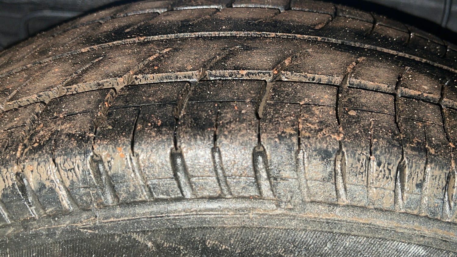 Used 2017 Hyundai Elite i20 Sportz 1.2 Petrol Manual tyres RIGHT REAR TYRE TREAD VIEW