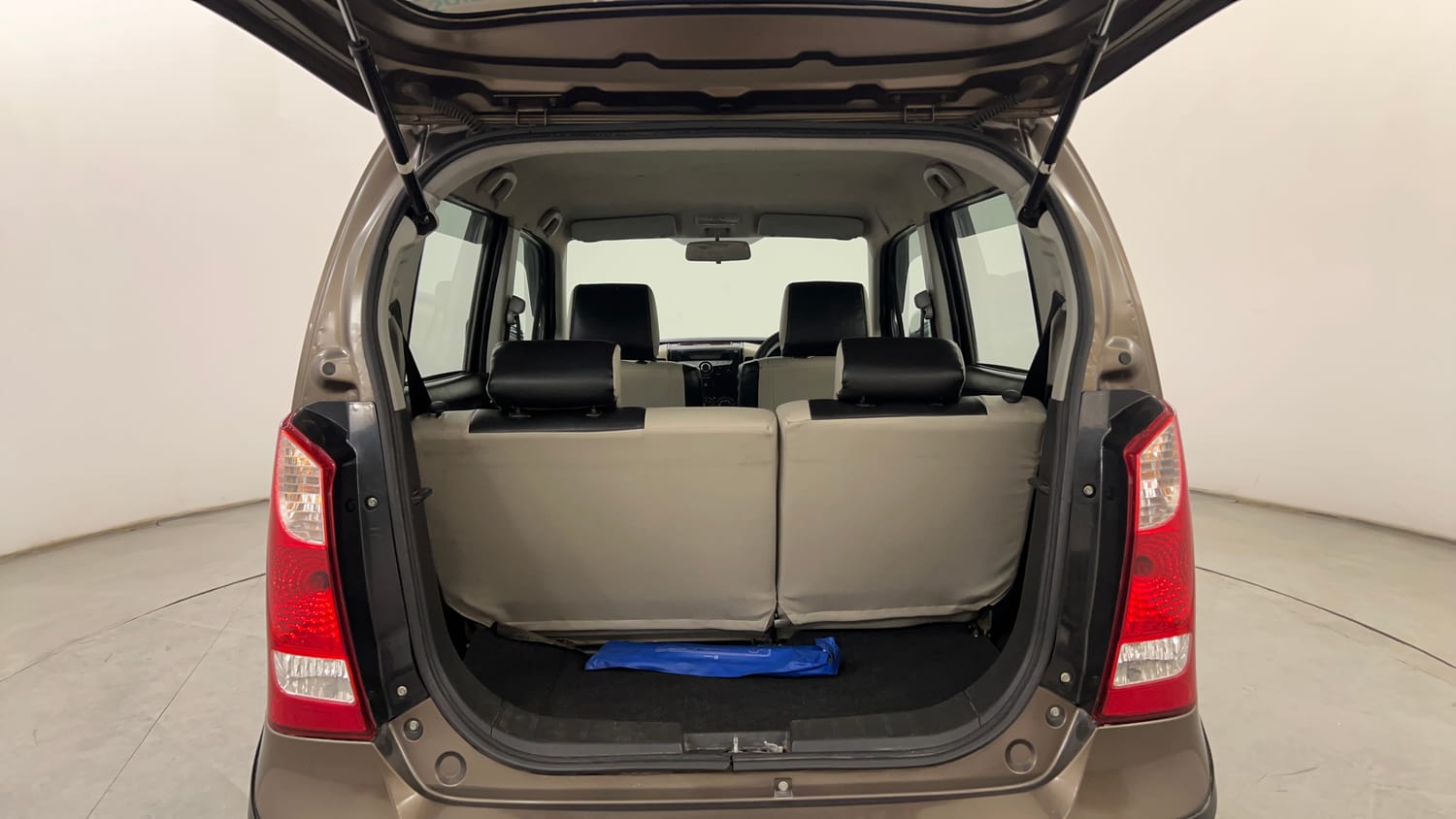 Used 2018 Maruti Suzuki Wagon R VXI Petrol Manual interior DICKY INSIDE VIEW